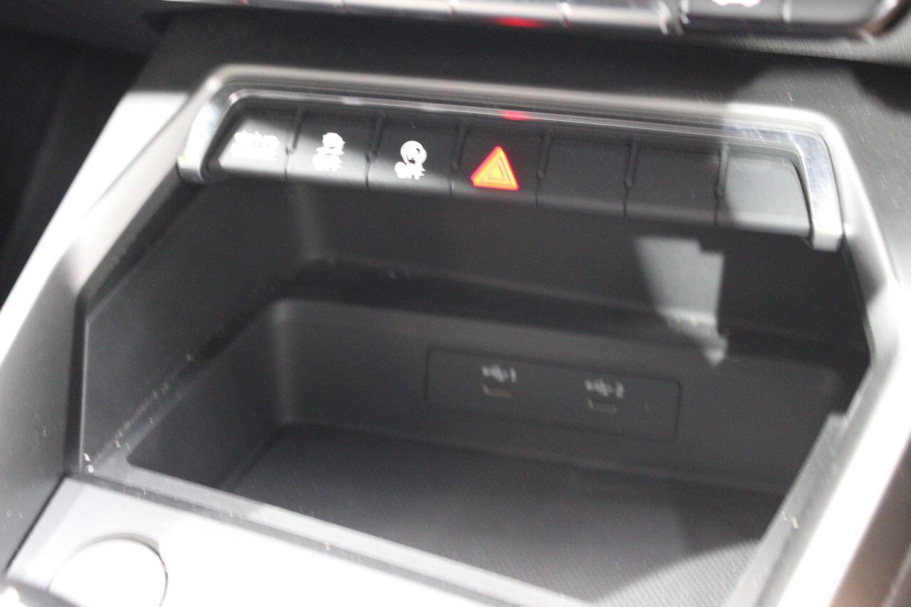 Audi A3 view 32