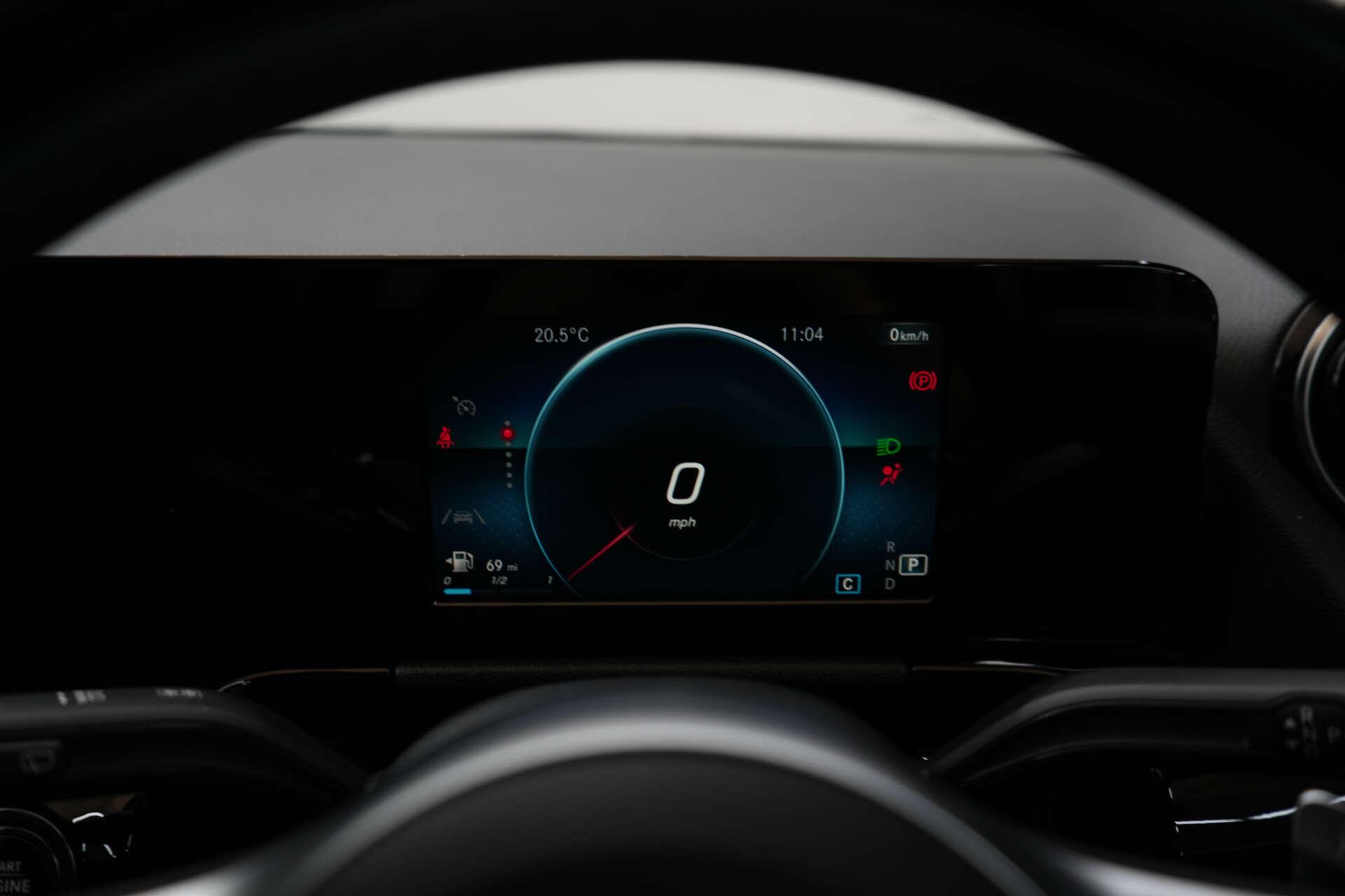 Mercedes-Benz Gla view 31
