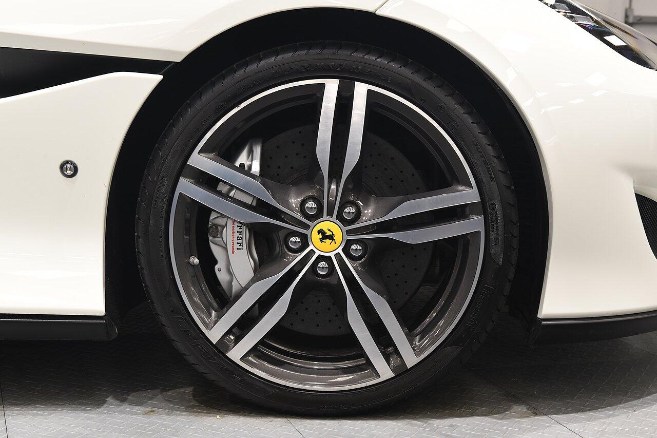 Ferrari Portofino view 45