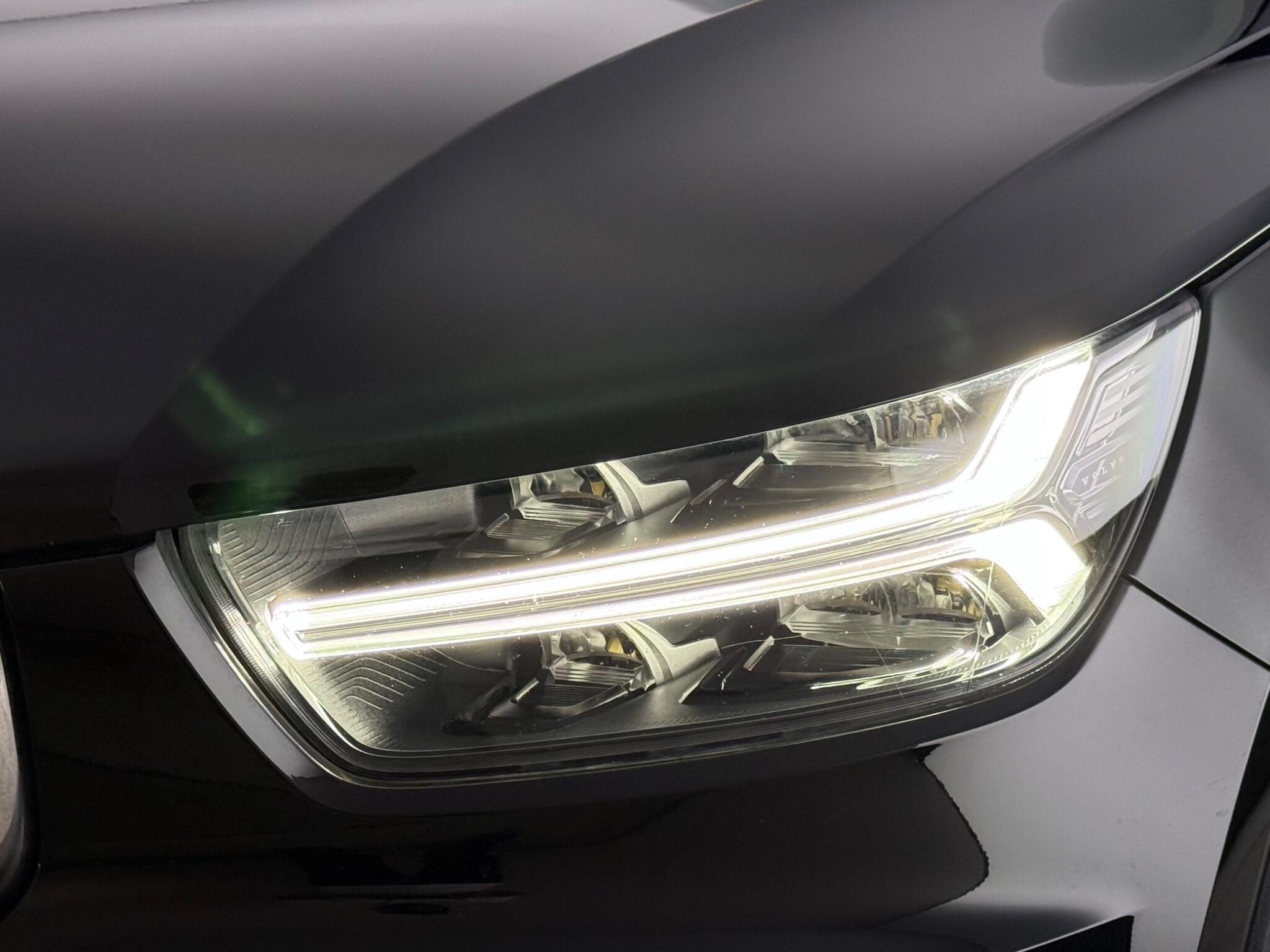Volvo XC40 view 13