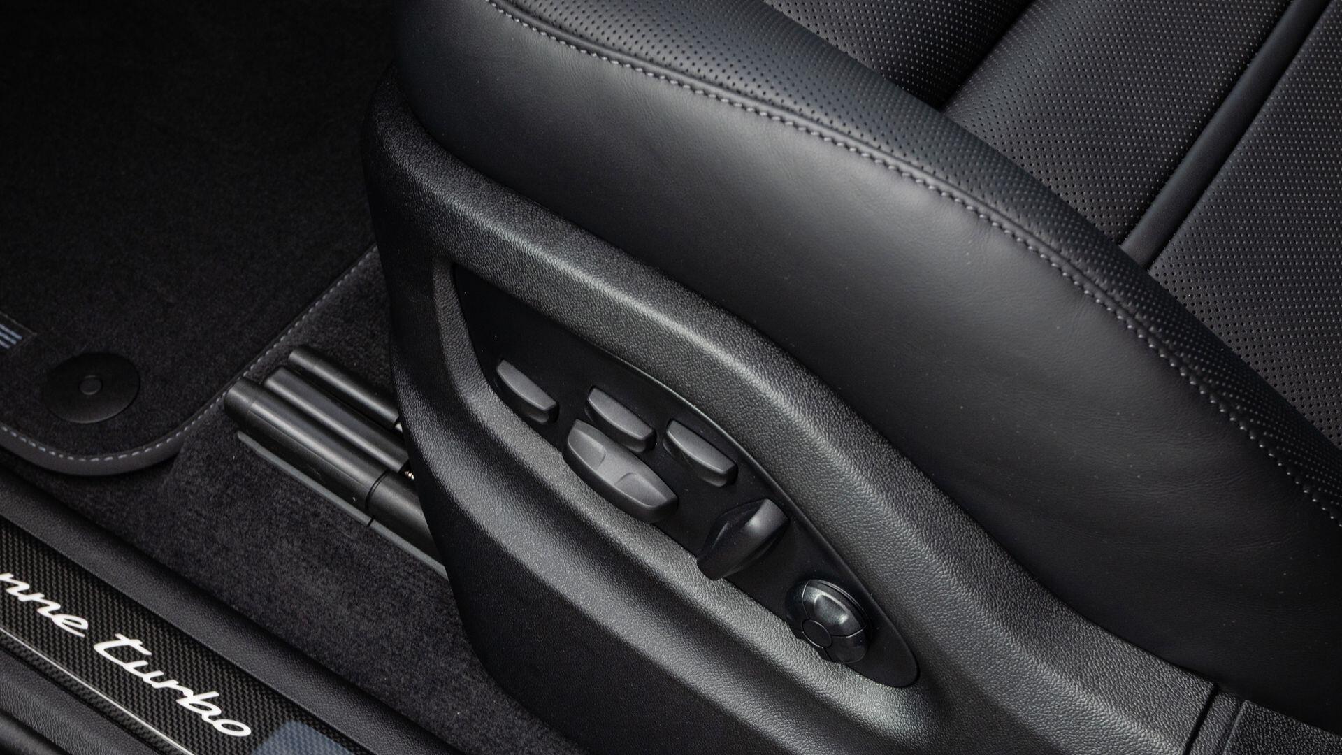 Porsche Cayenne view 18