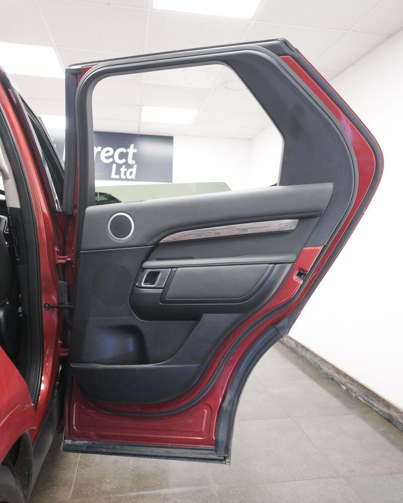 Land Rover Discovery view 17