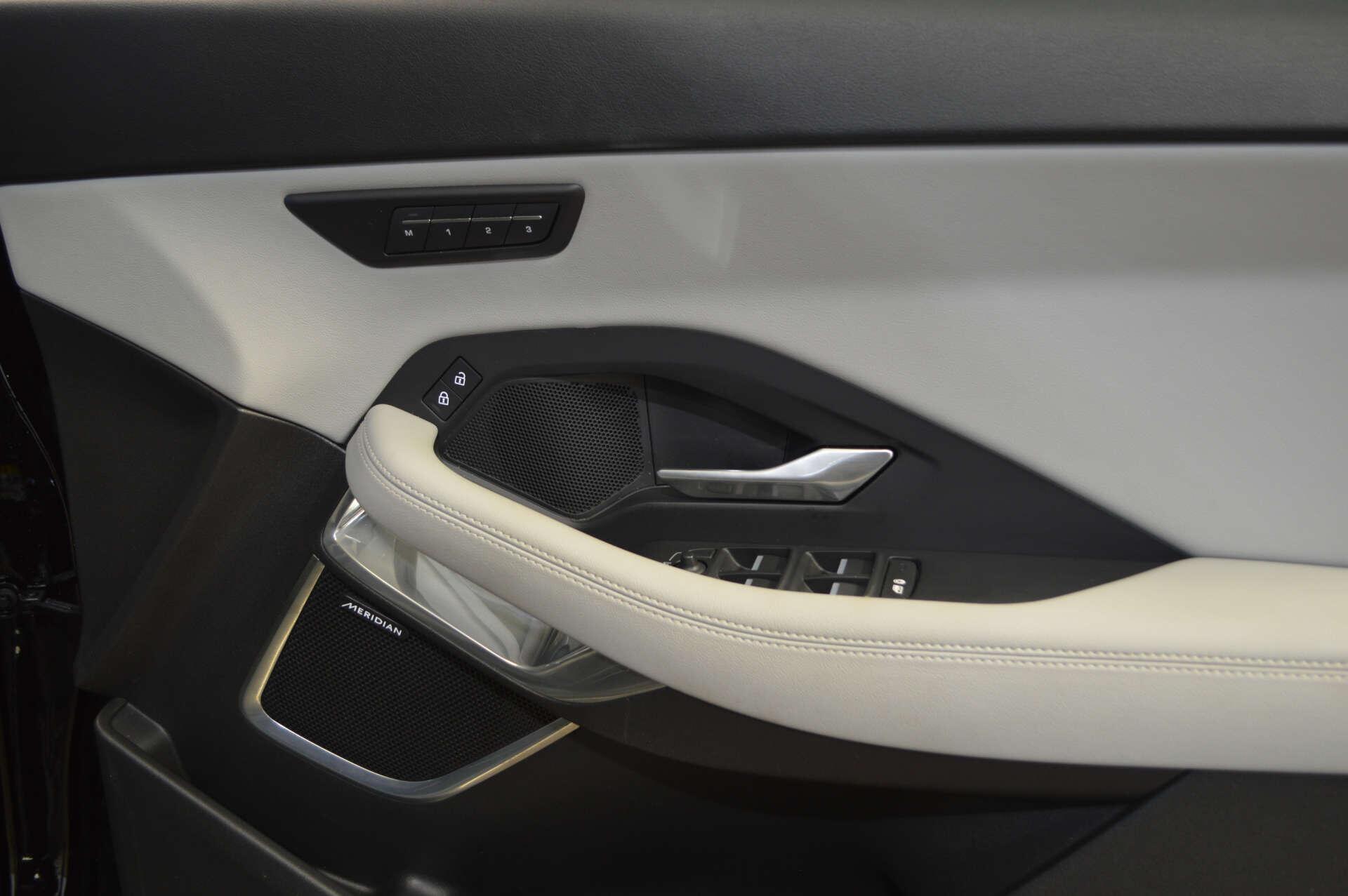 Jaguar E-Pace view 51