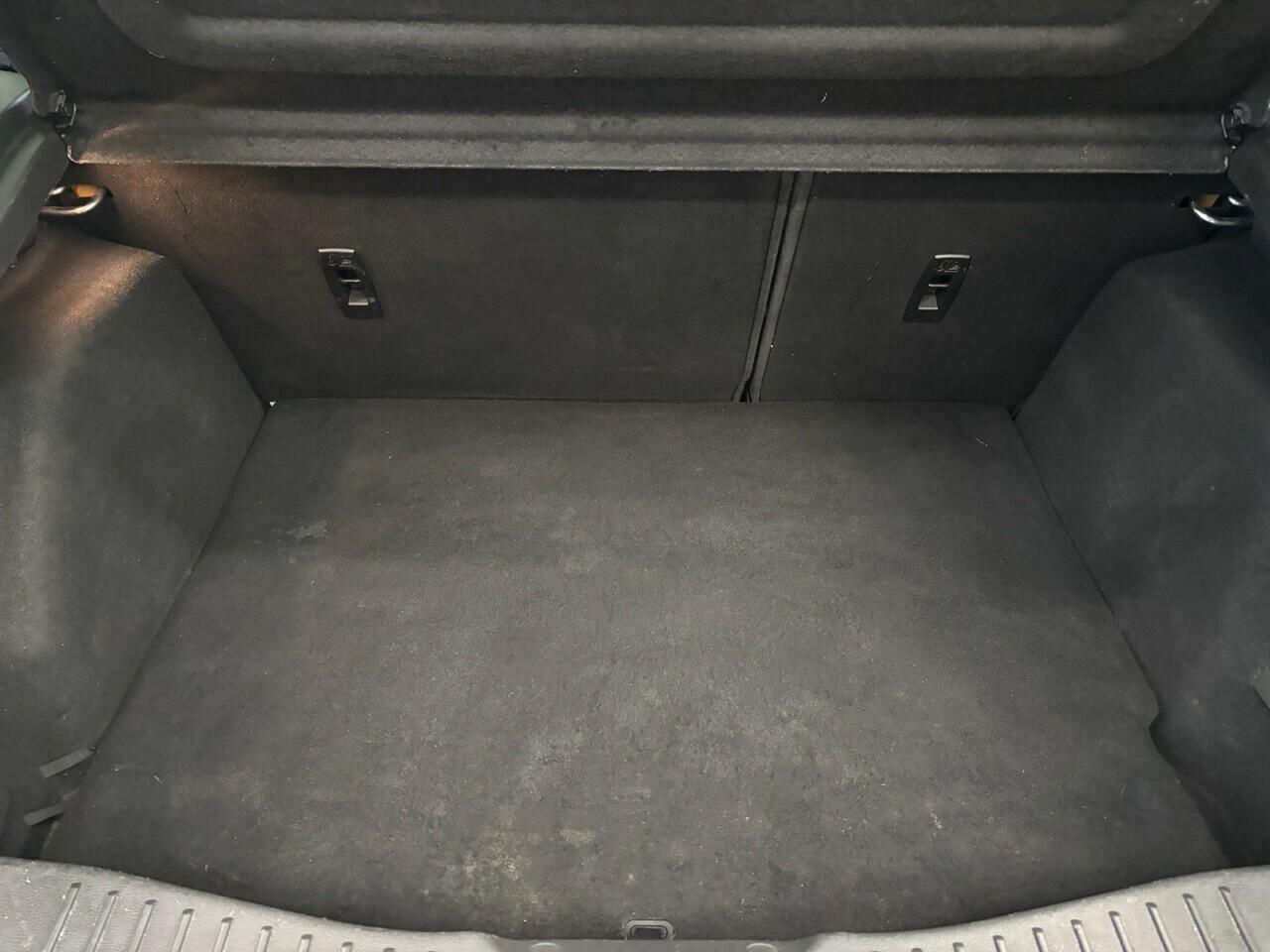 Ford Focus view 21