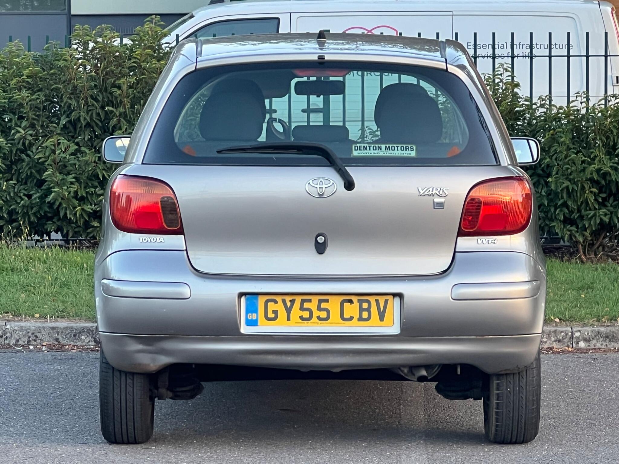 Toyota Yaris view 10