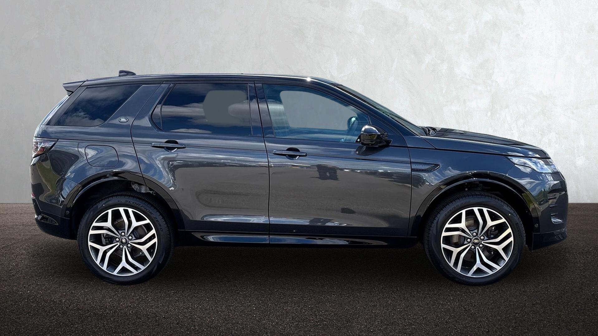 Land Rover Discovery Sport view 5