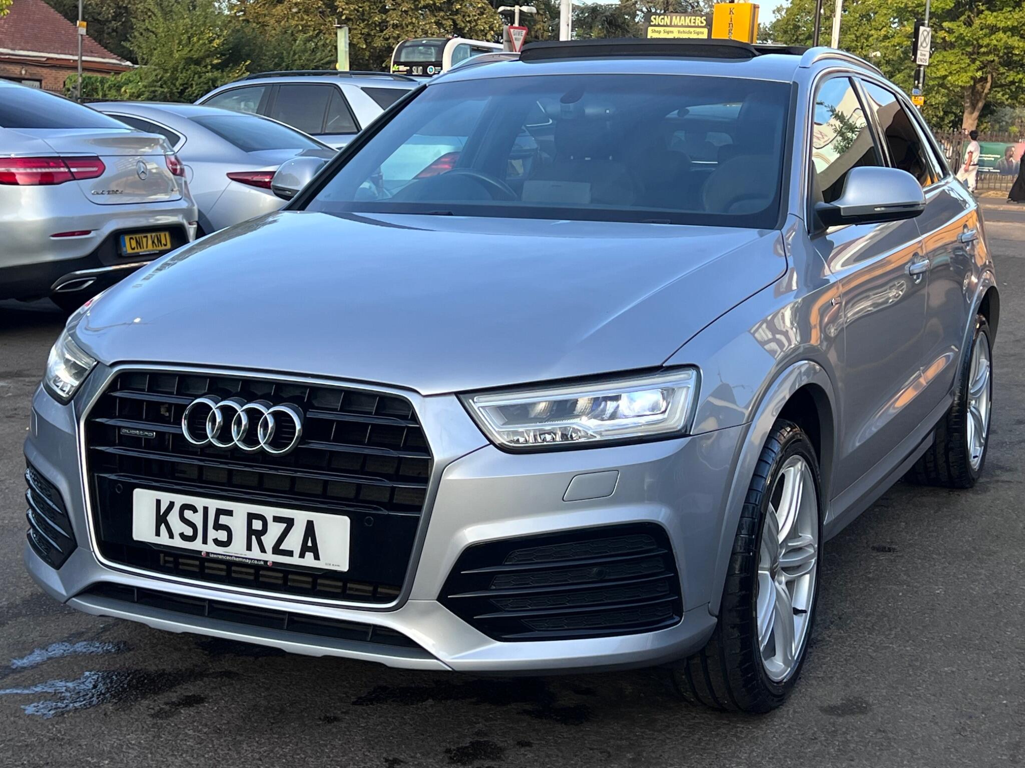 Audi Q3 view 6