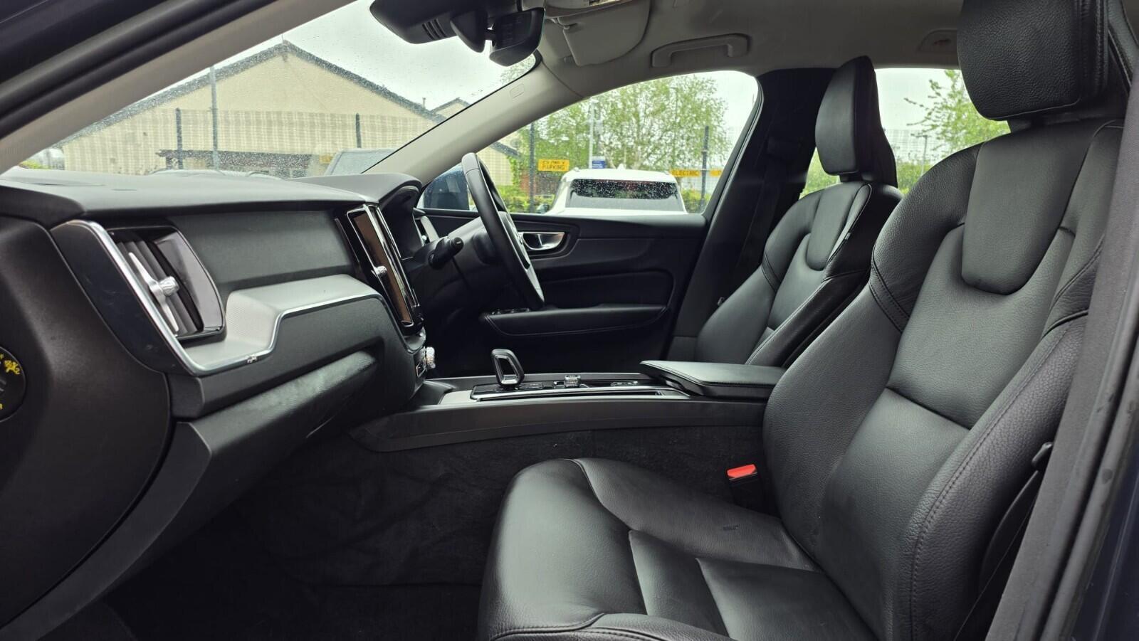 Volvo XC60 view 21
