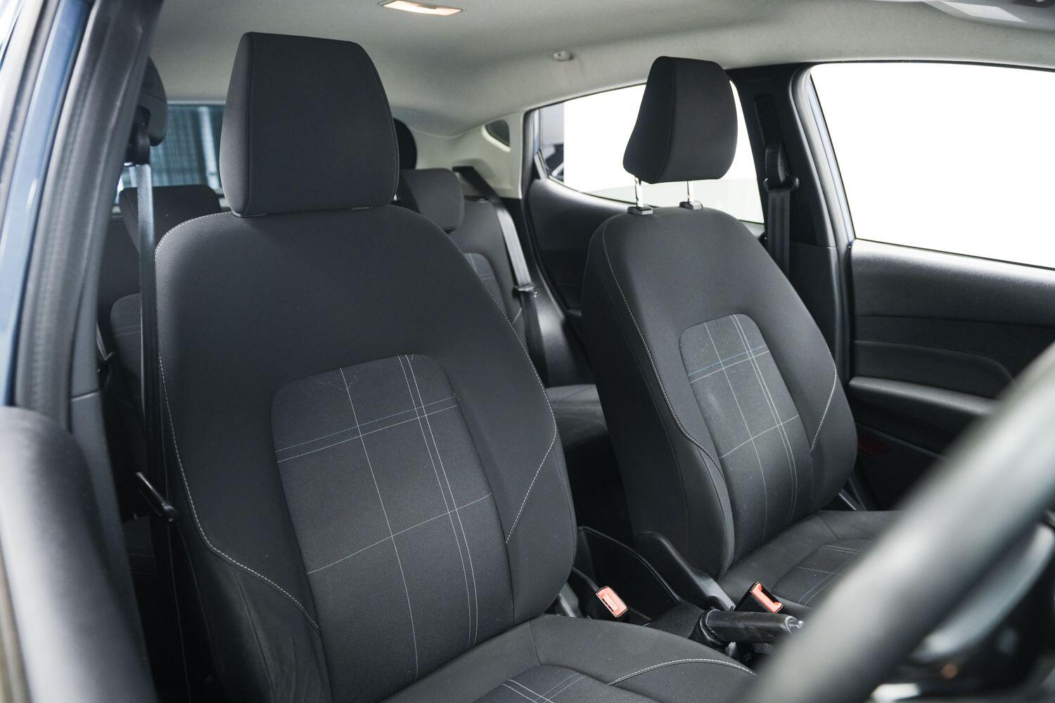 Ford Fiesta view 9