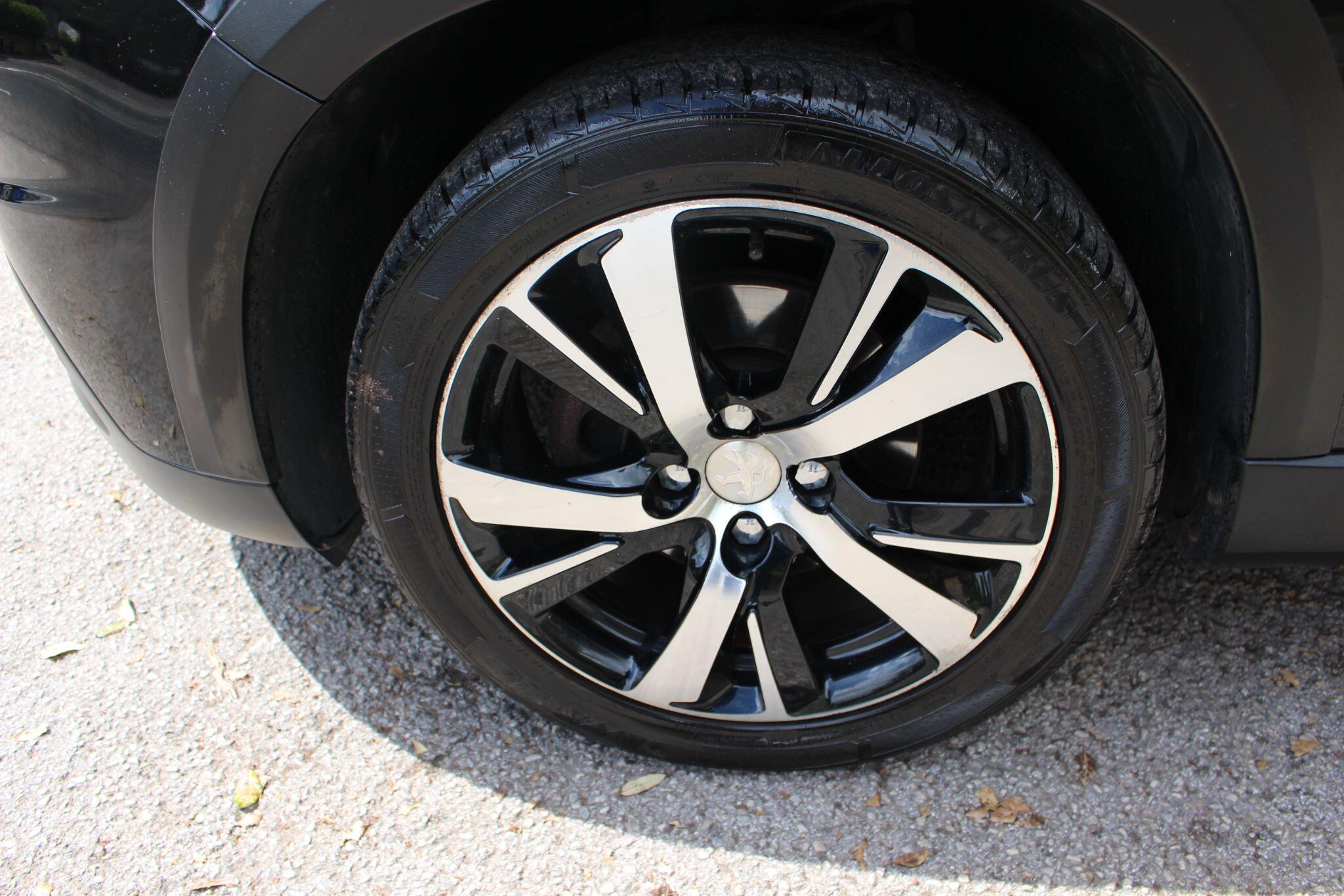 Peugeot 2008 view 15