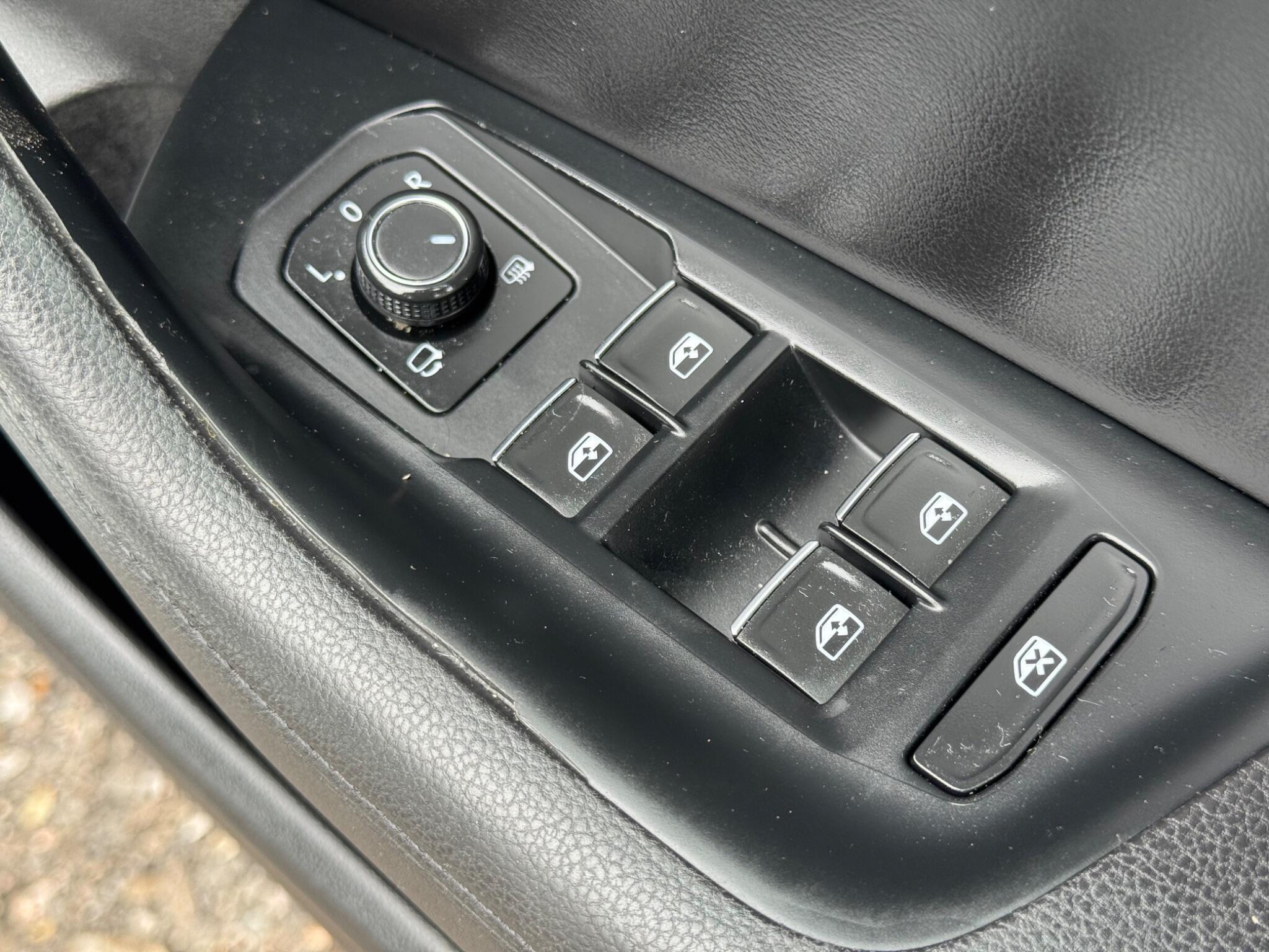 Volkswagen Passat view 37
