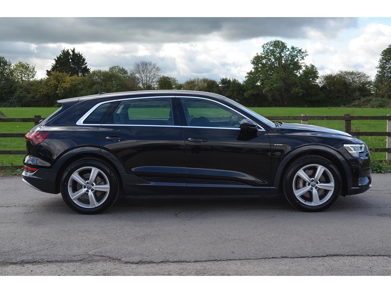 Audi E-Tron view 10