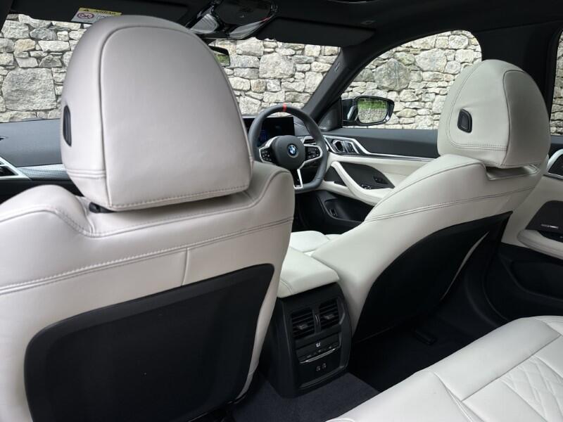 BMW i4 view 45