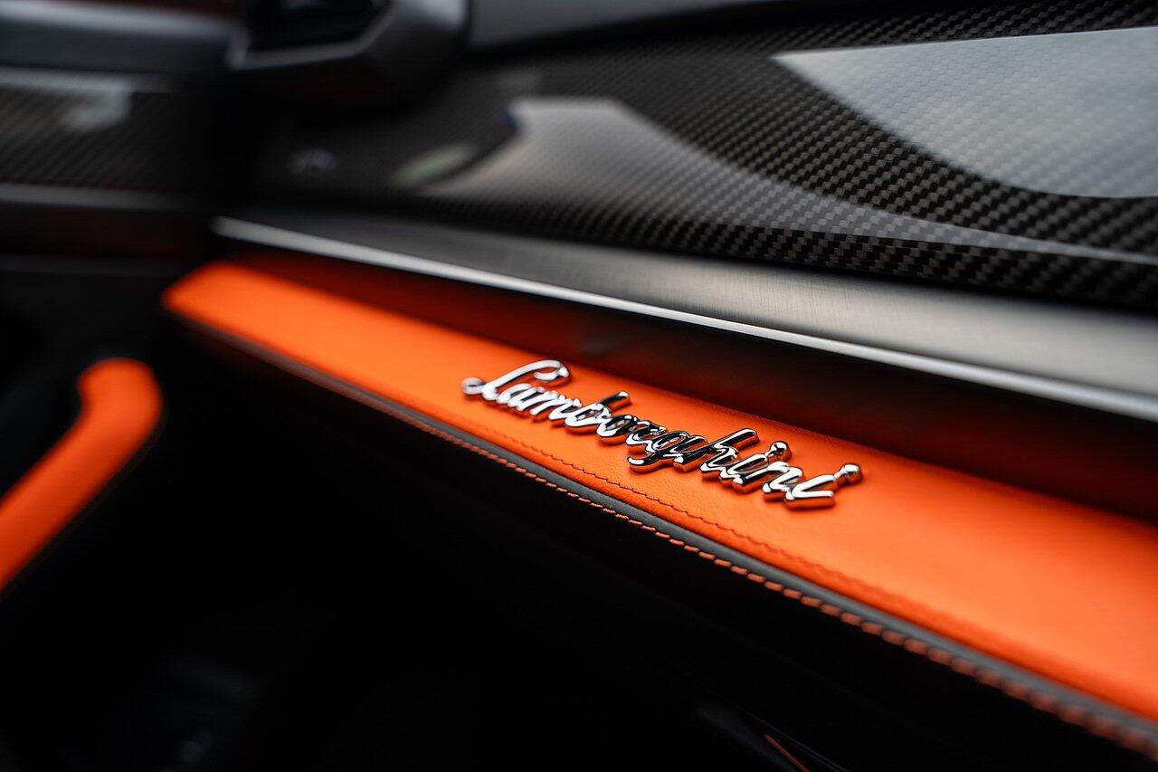 Lamborghini Urus view 55