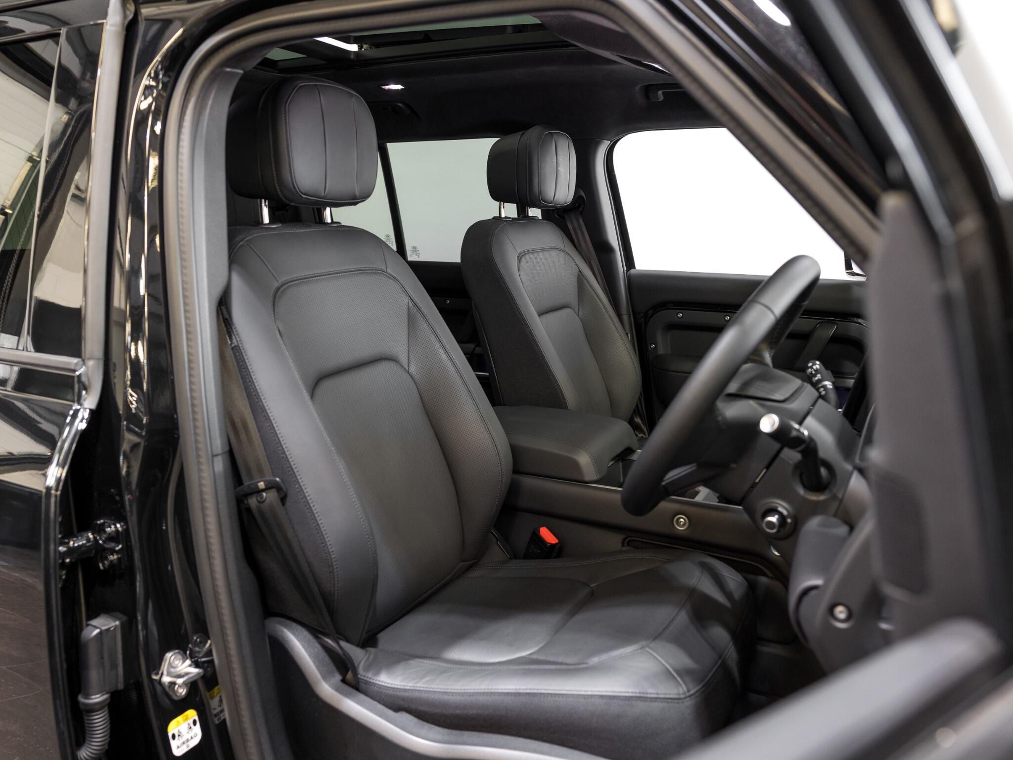 Land Rover Defender 110 view 2