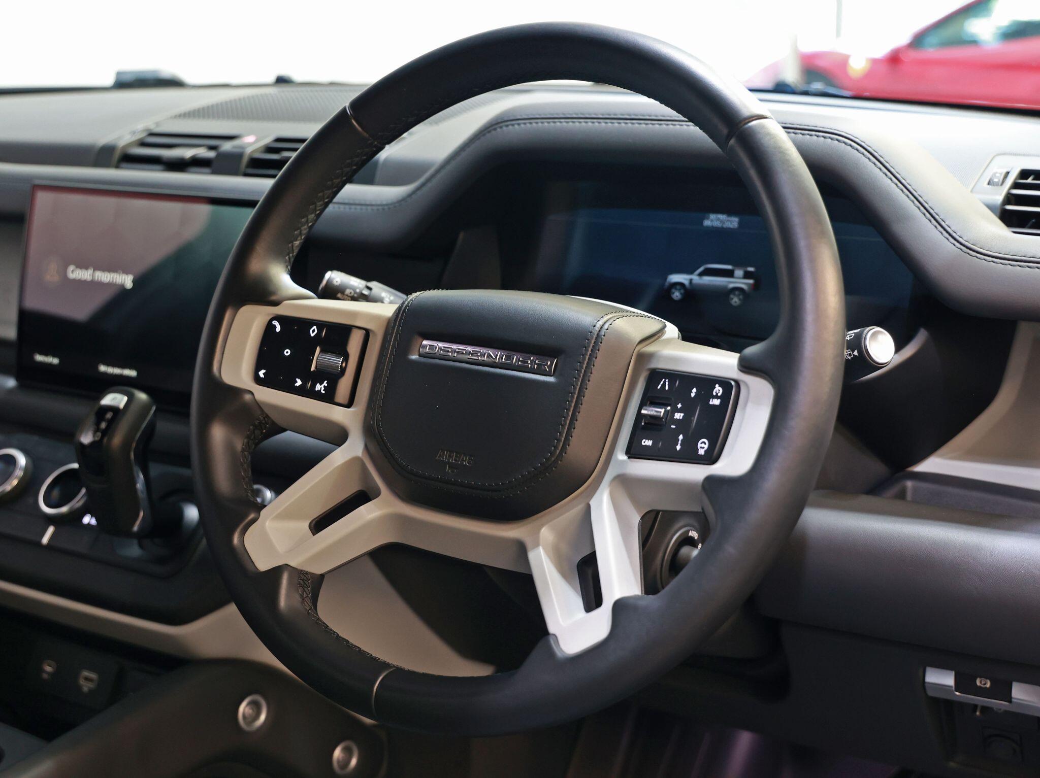 Land Rover Defender view 25