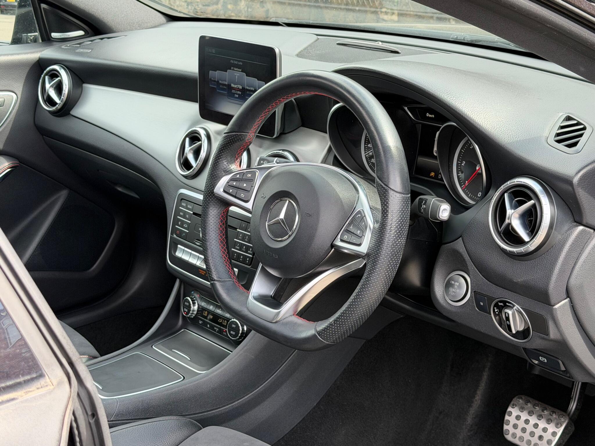 Mercedes-Benz Cla view 14