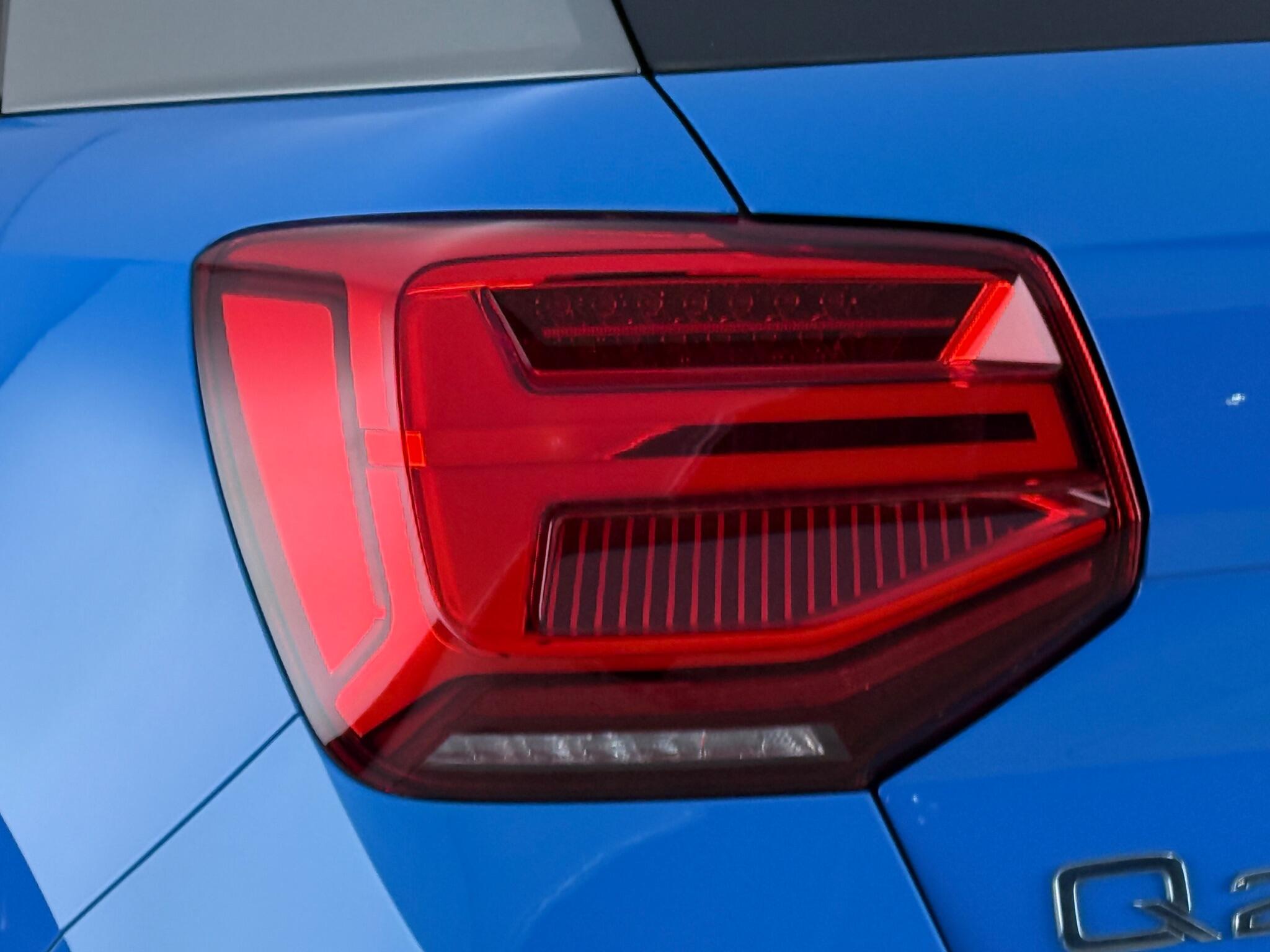 Audi Q2 view 12