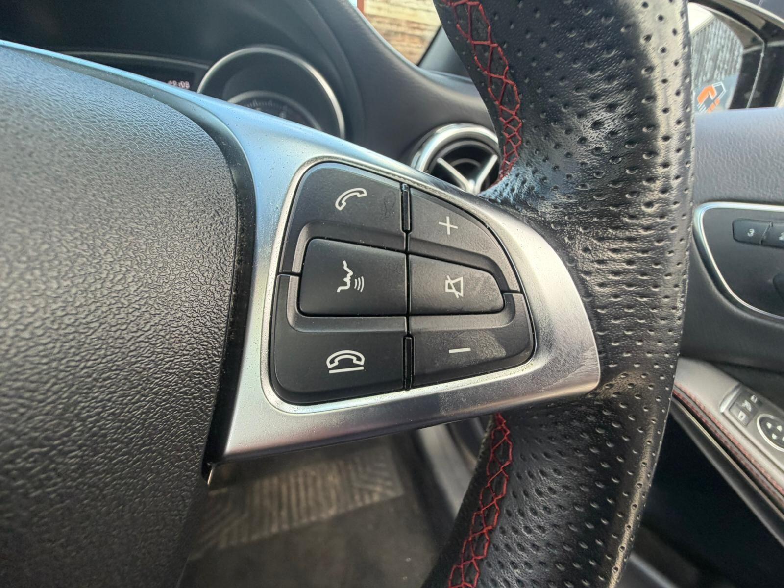 Mercedes-Benz Gla view 22