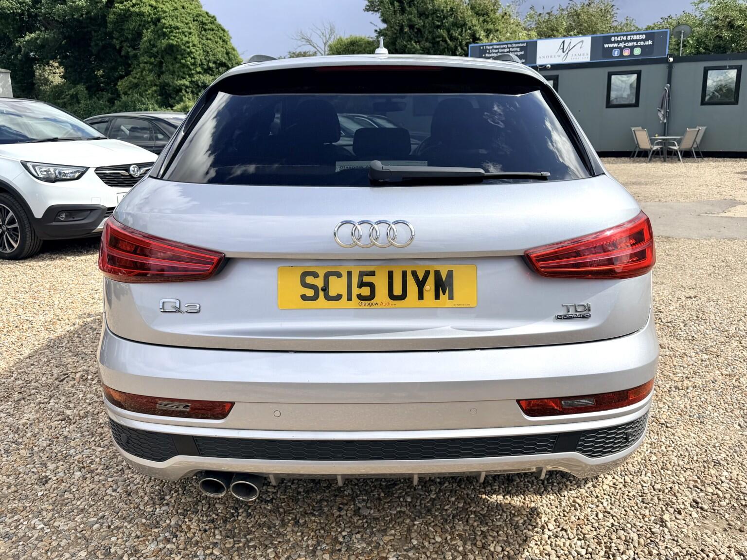 Audi Q3 view 5