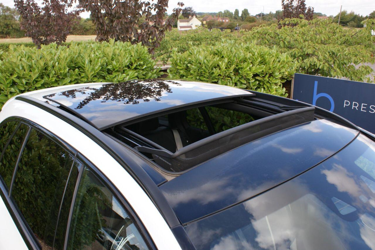 Mercedes-Benz C Class view 14