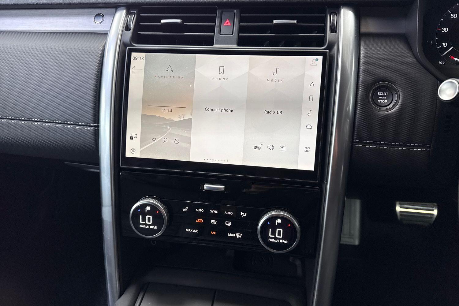 Land Rover Discovery view 11
