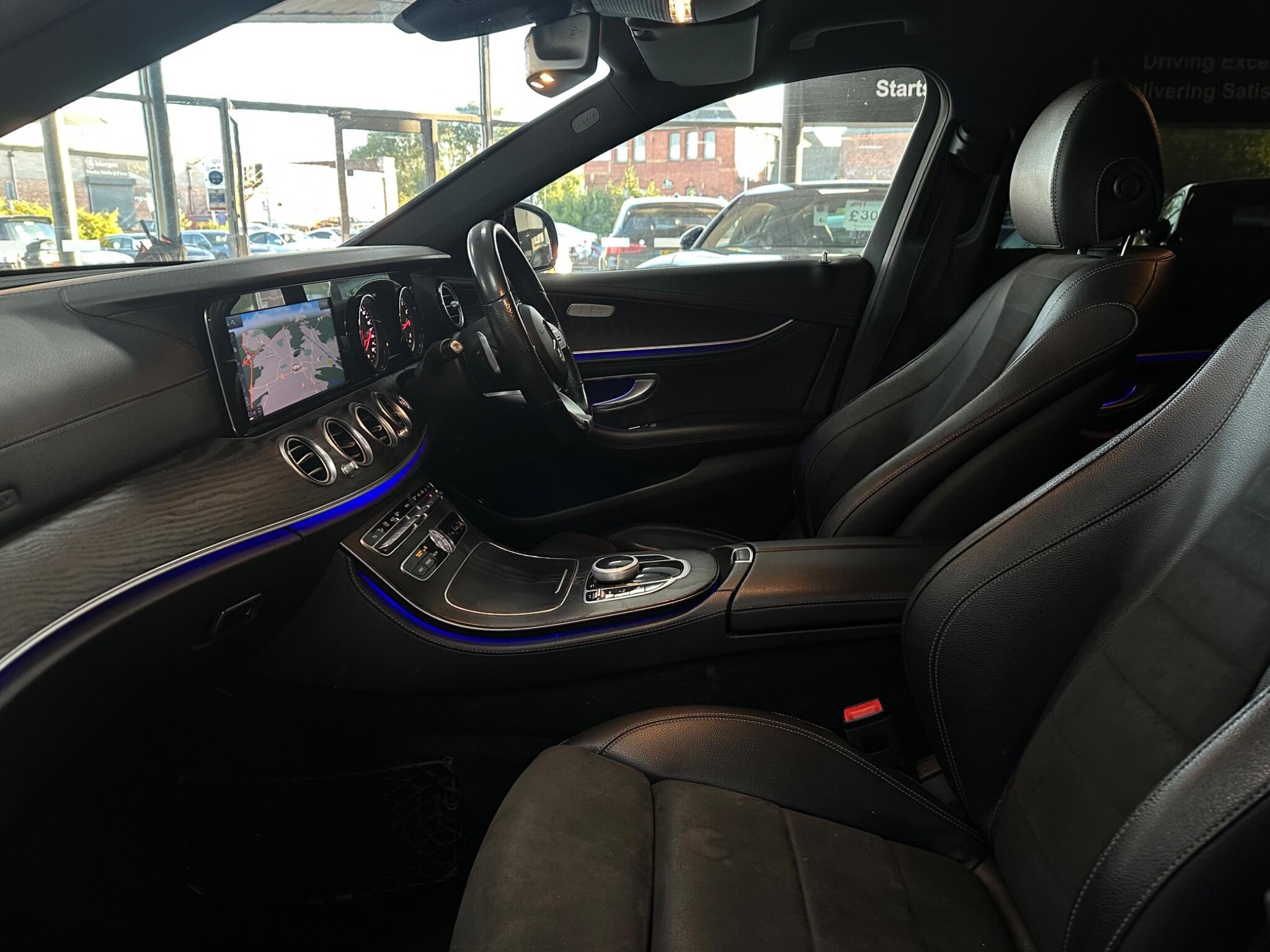Mercedes-Benz E Class view 38
