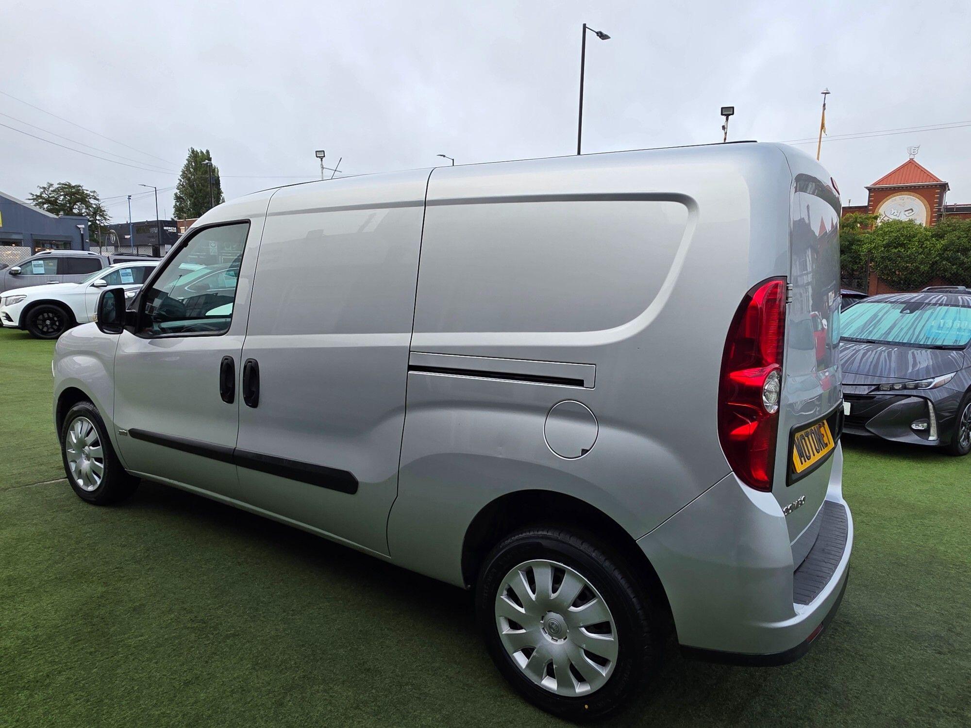 Vauxhall Combo view 5