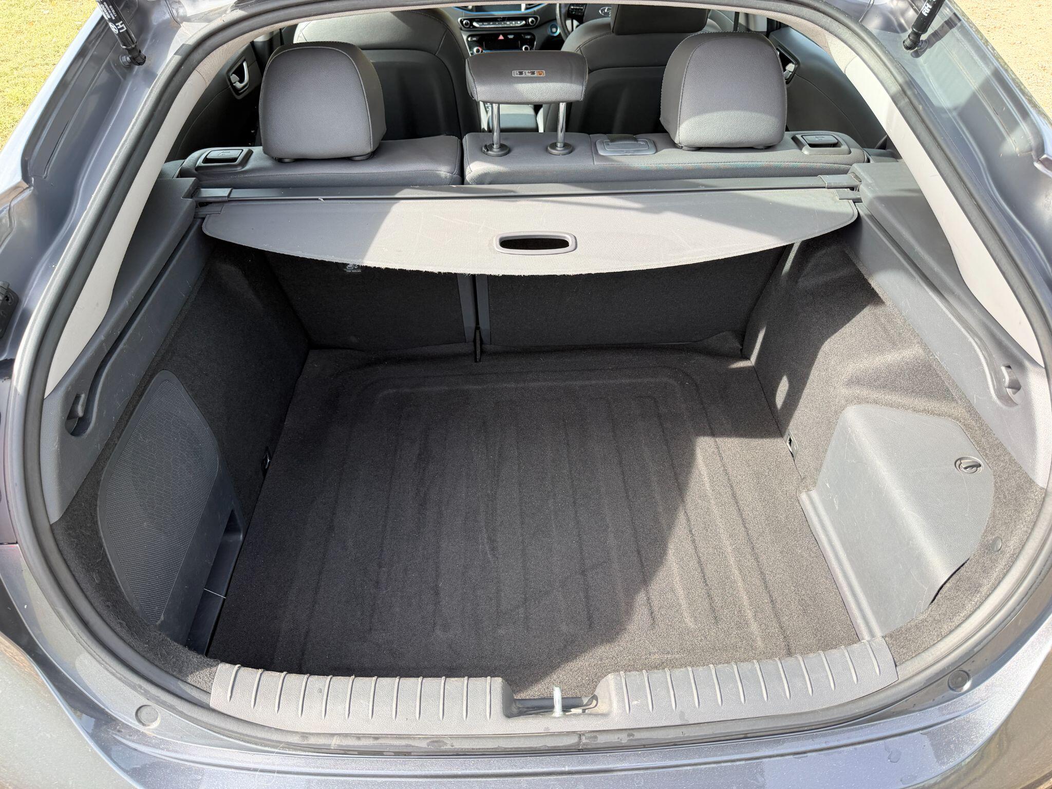 Hyundai Ioniq view 56