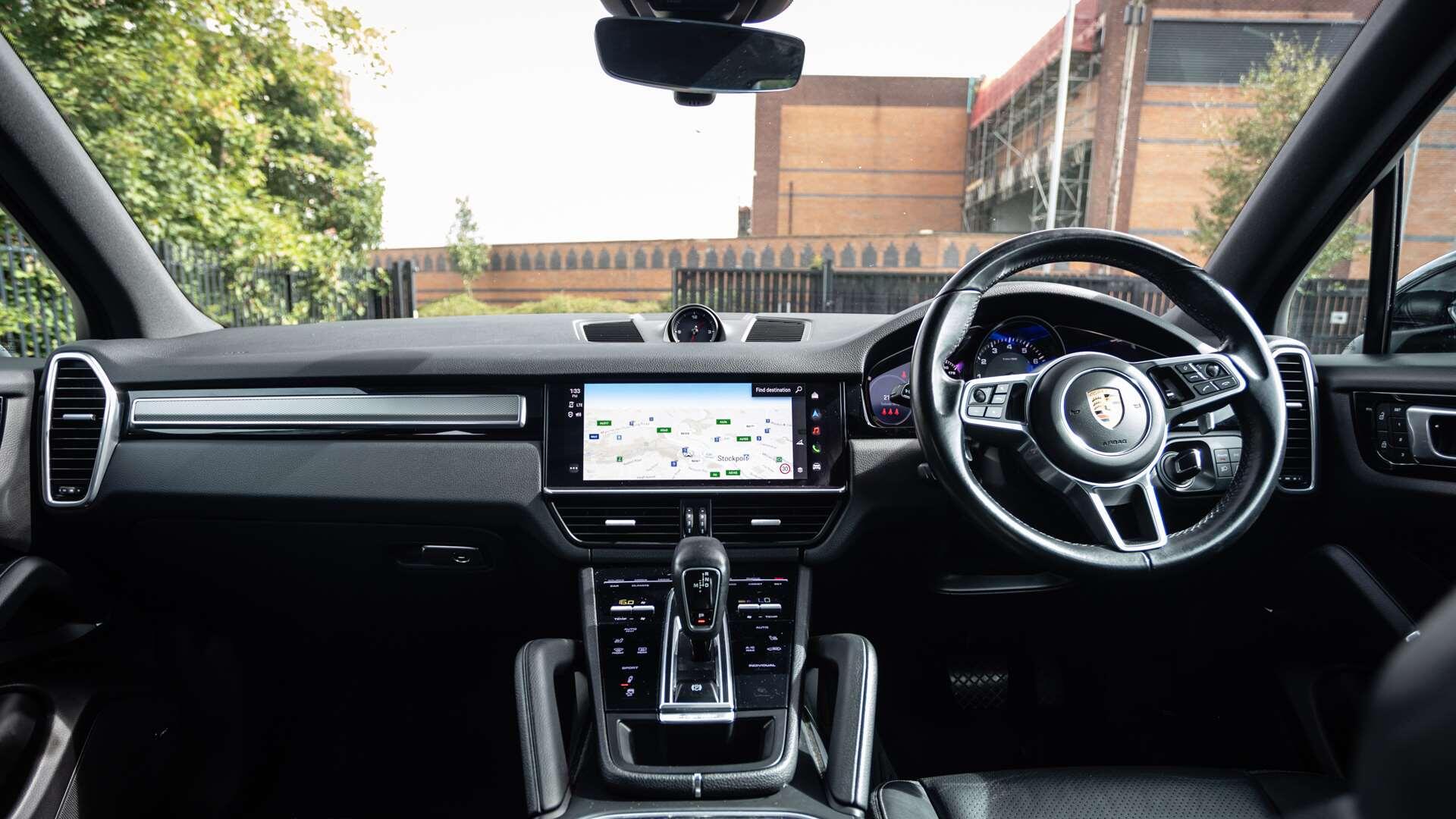 Porsche Cayenne view 12