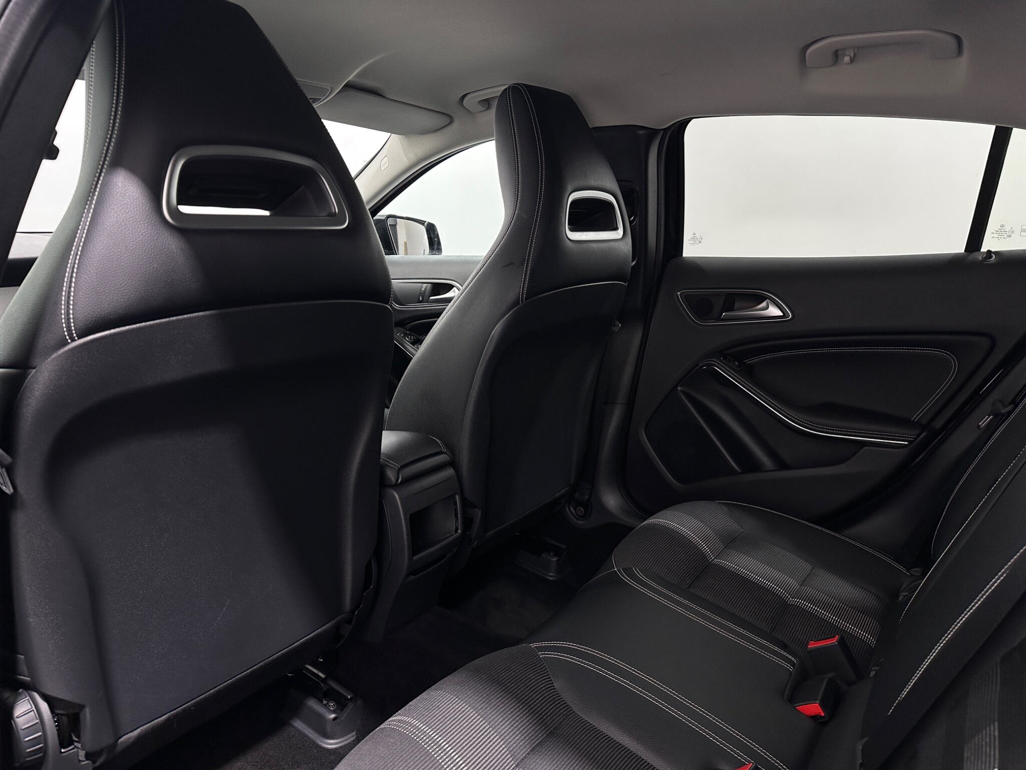 Mercedes-Benz Gla view 37