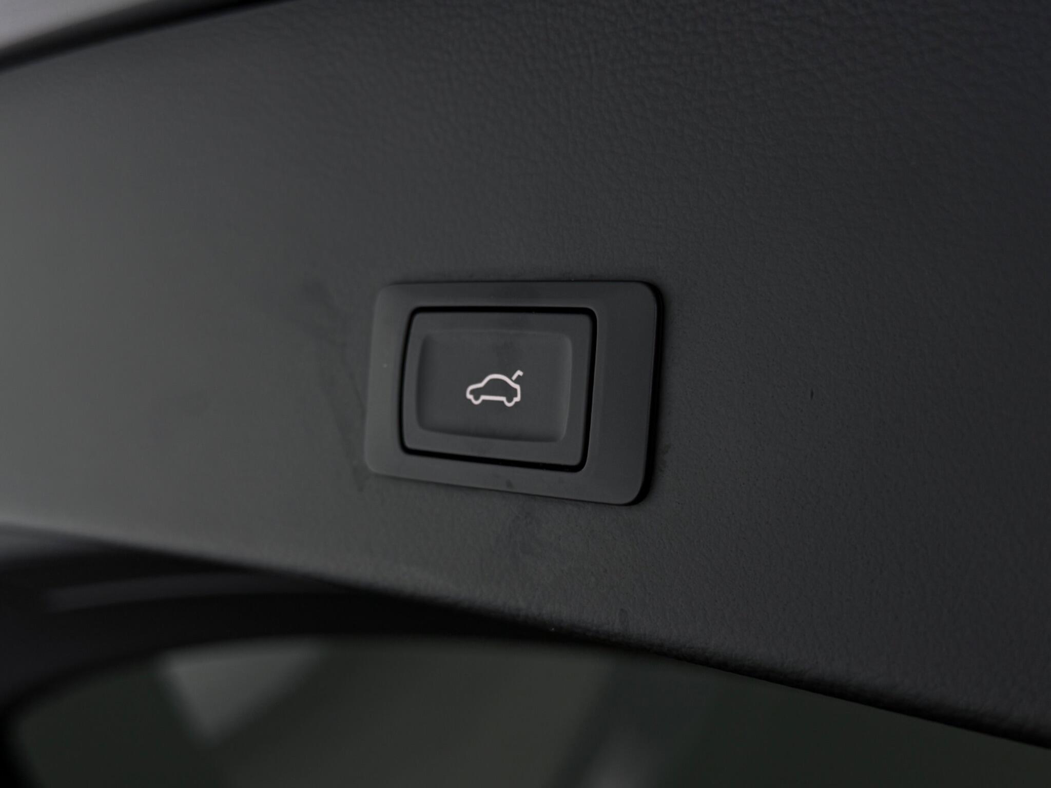 Audi A6 view 10