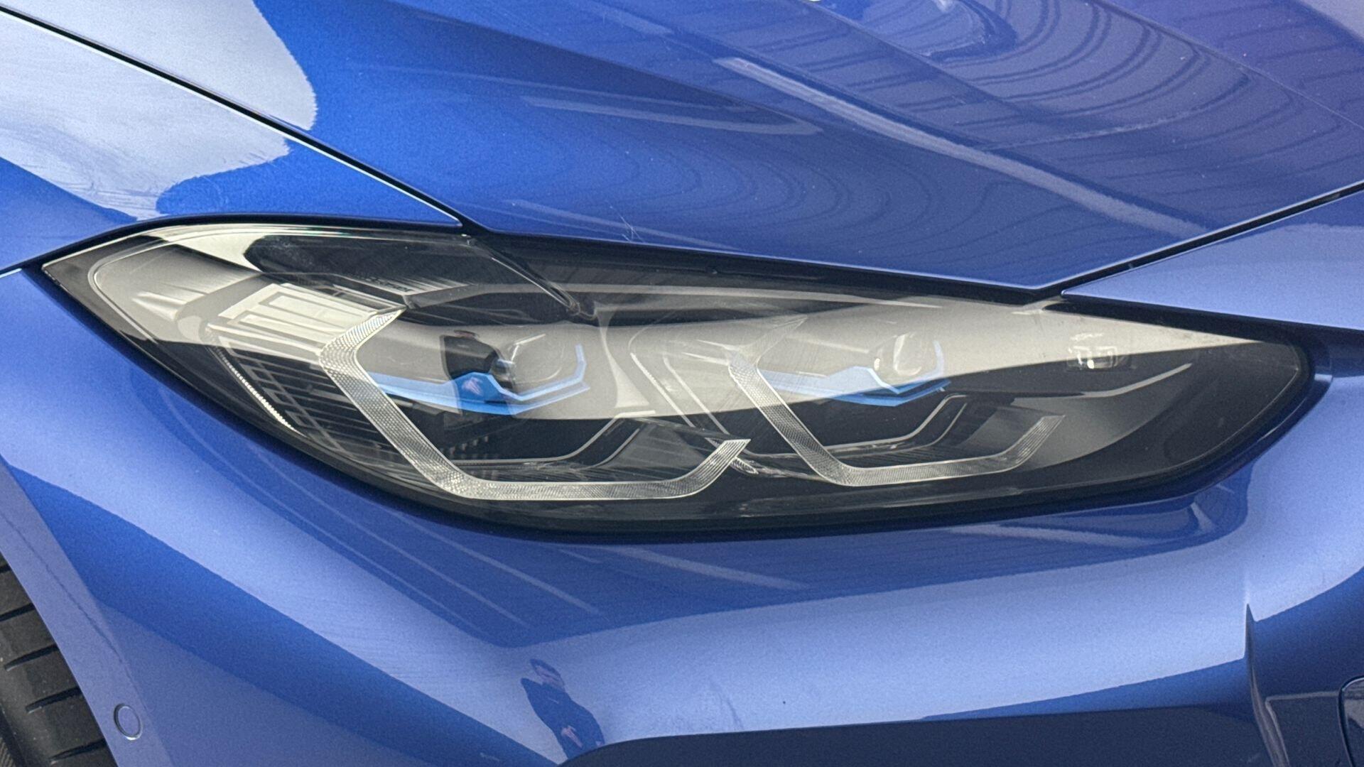 BMW i4 view 24
