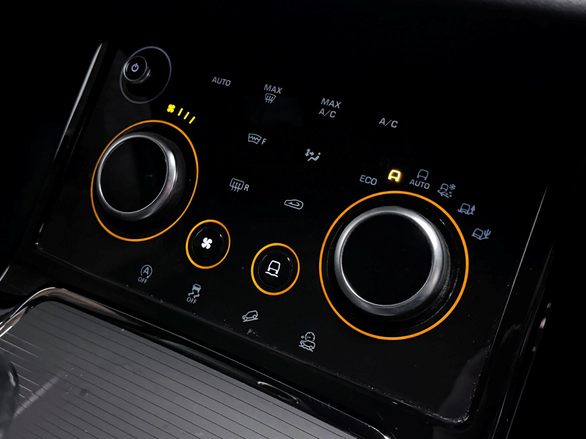 Land Rover Range Rover Evoque view 36