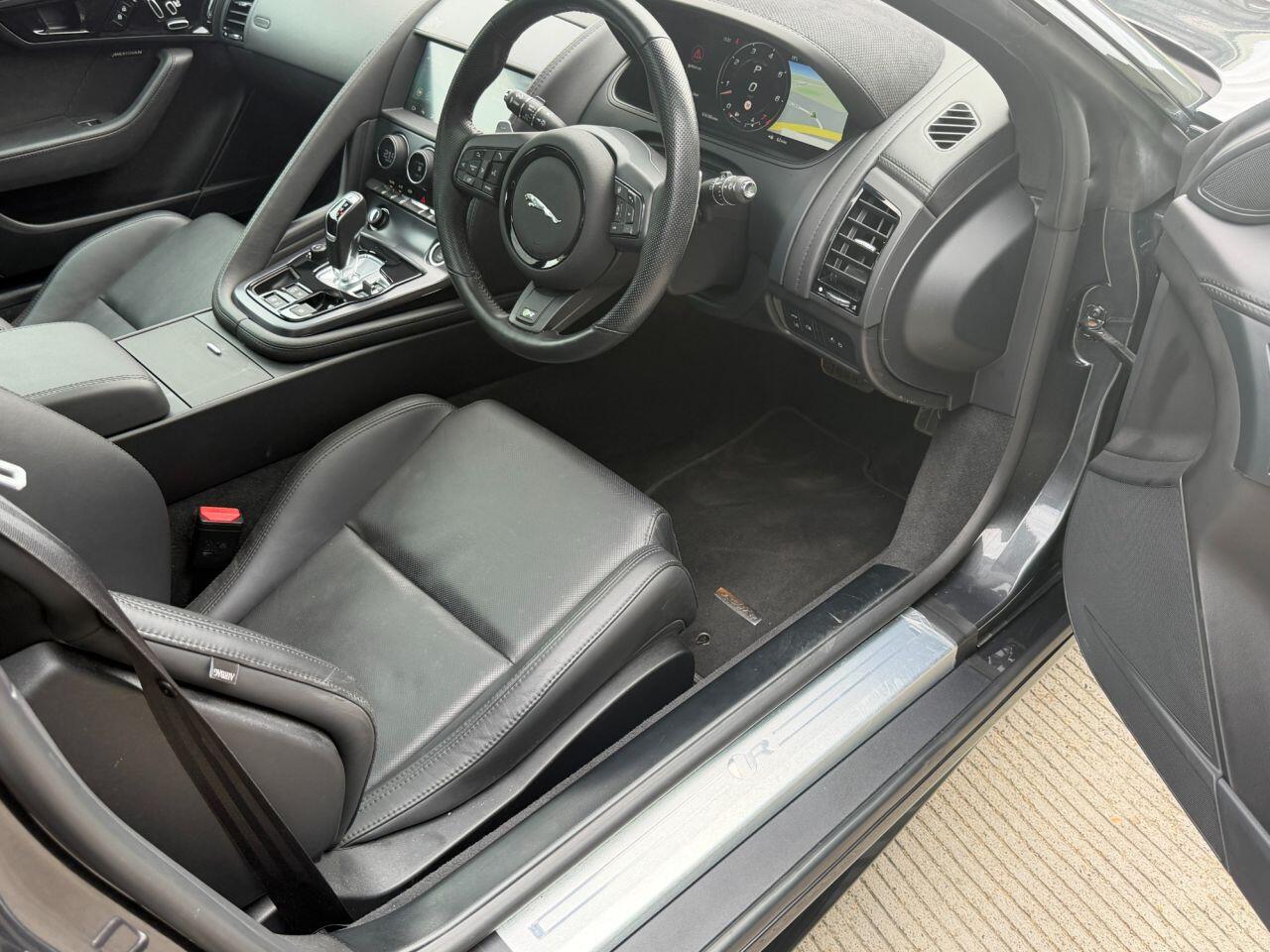 Jaguar F-Type view 40