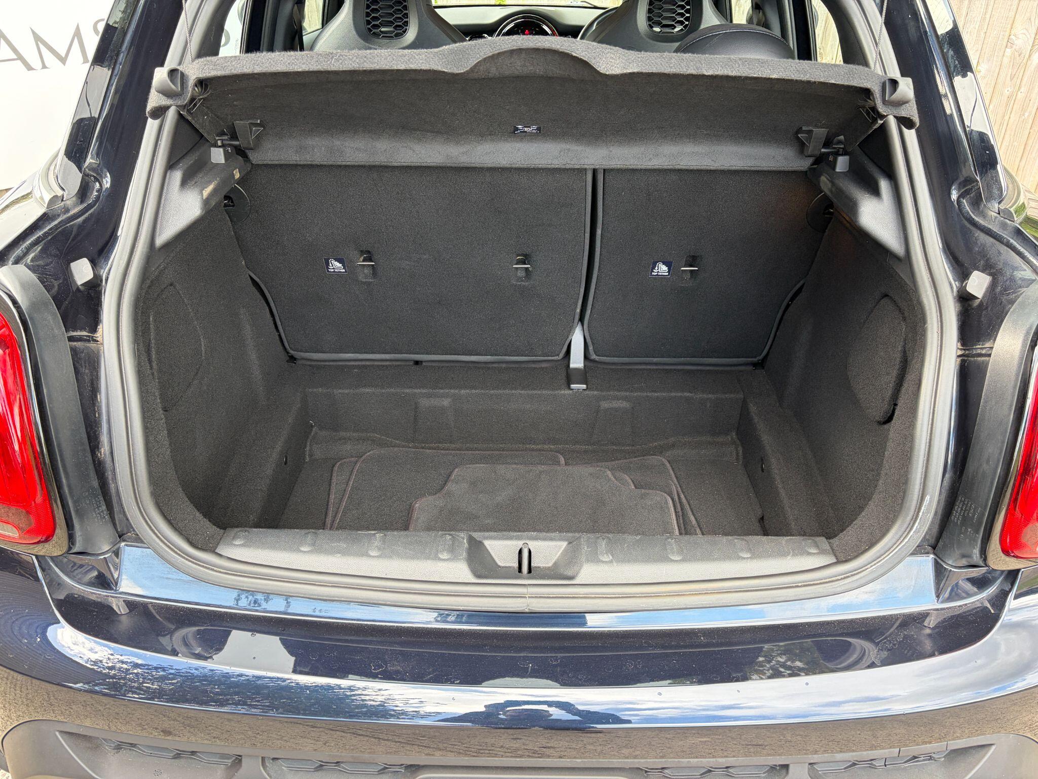 Mini Hatch view 30