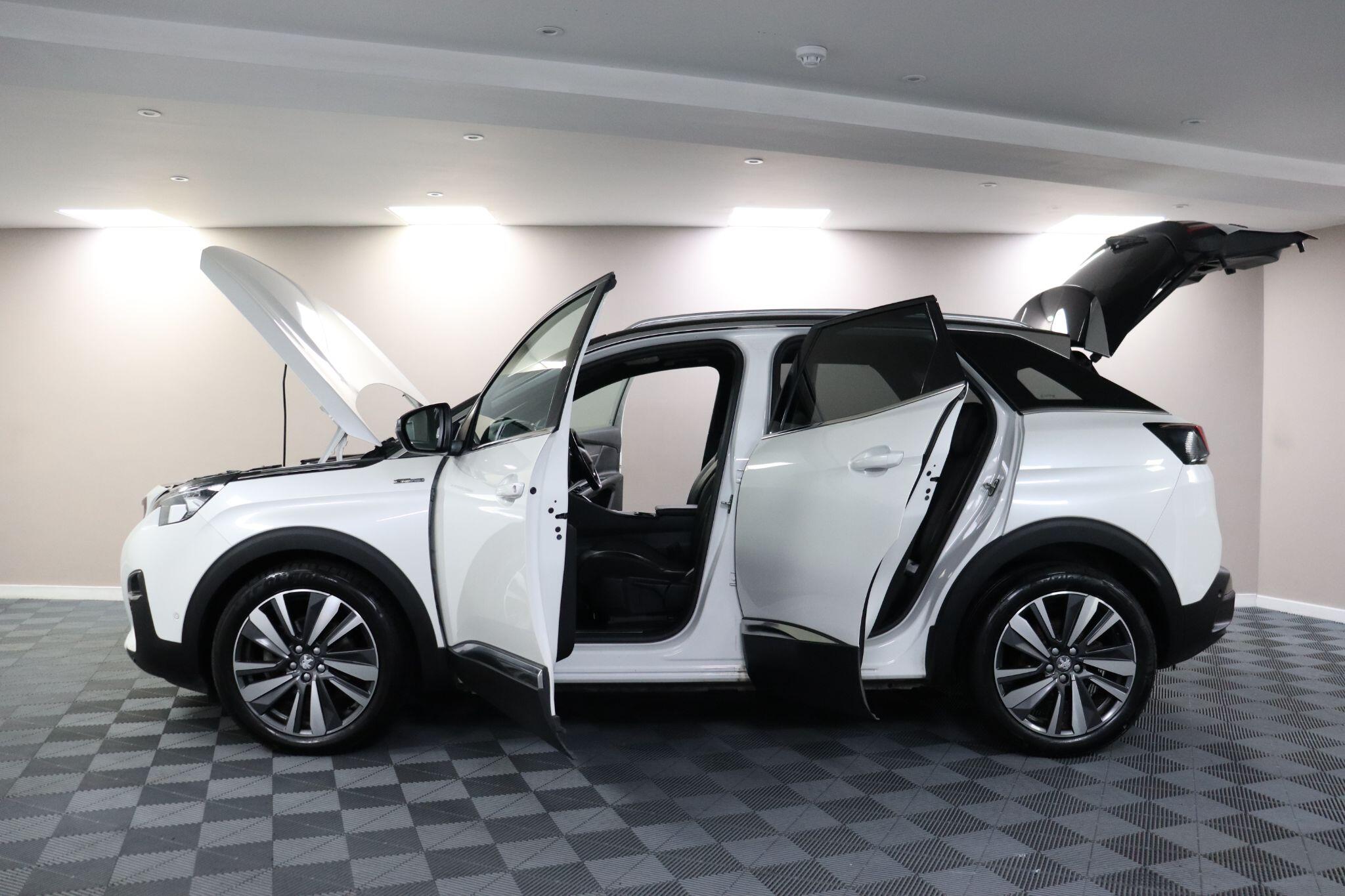 Peugeot 3008 view 6