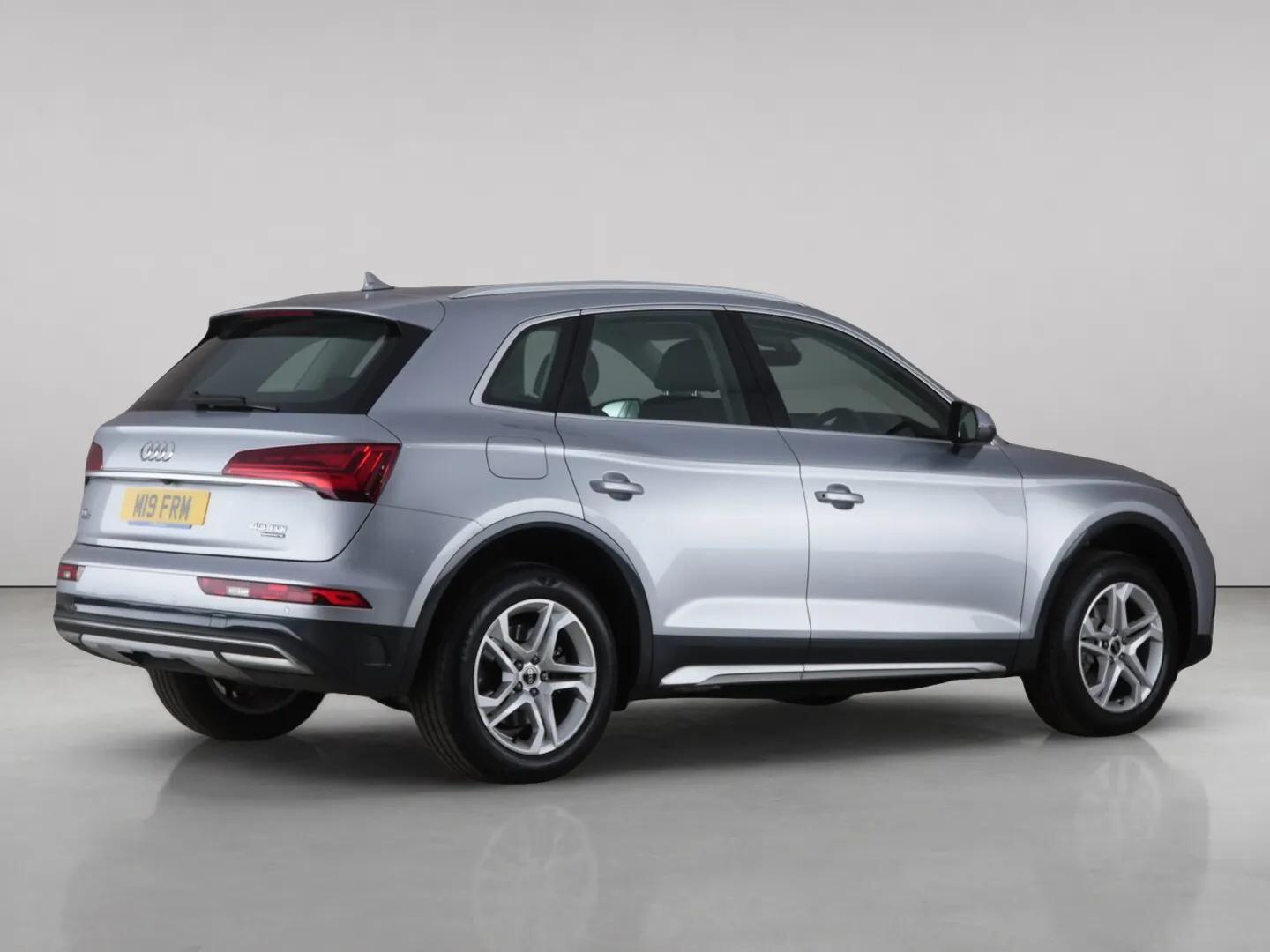 Audi Q5 view 7