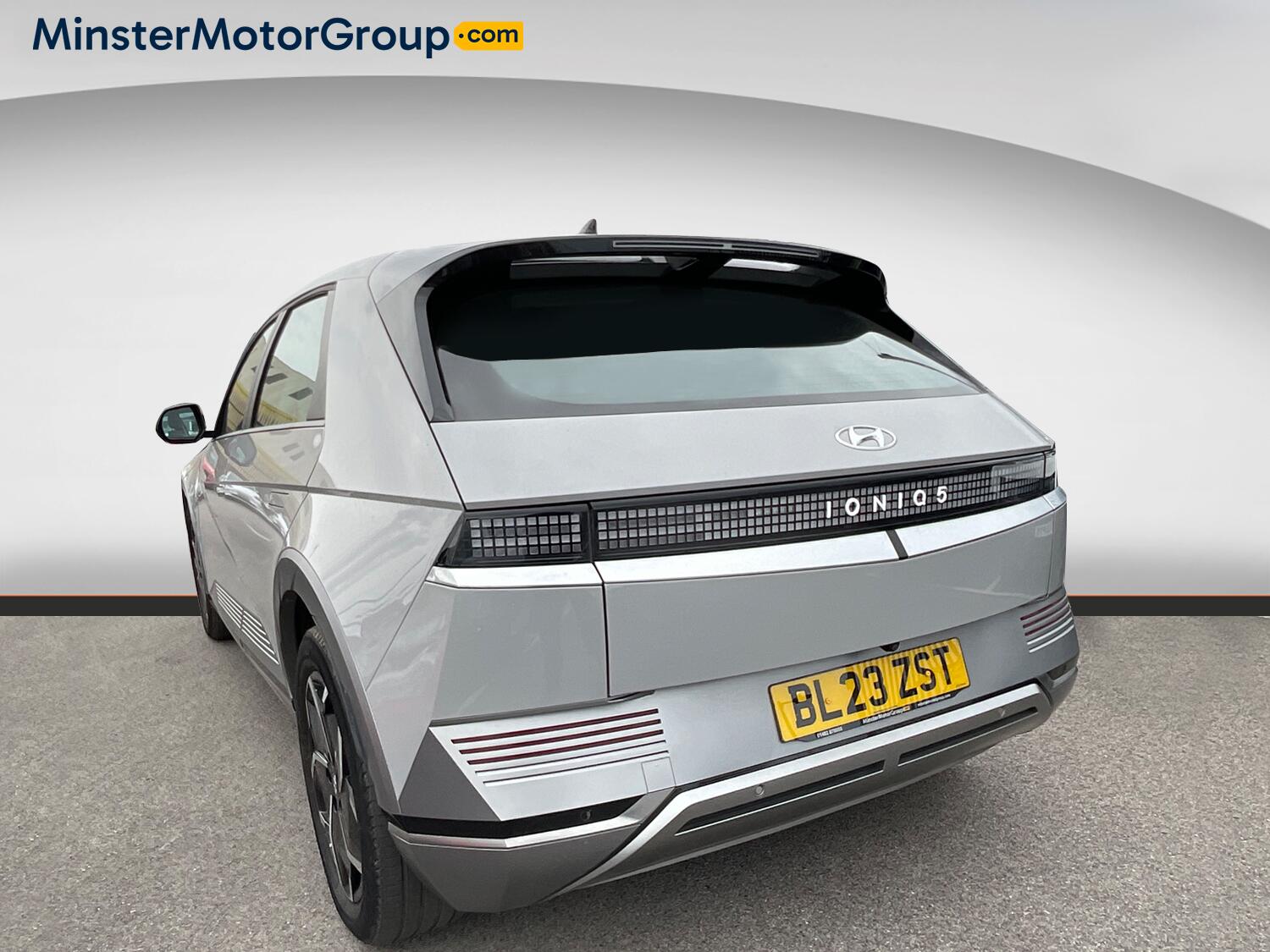 Hyundai Ioniq 5 view 4