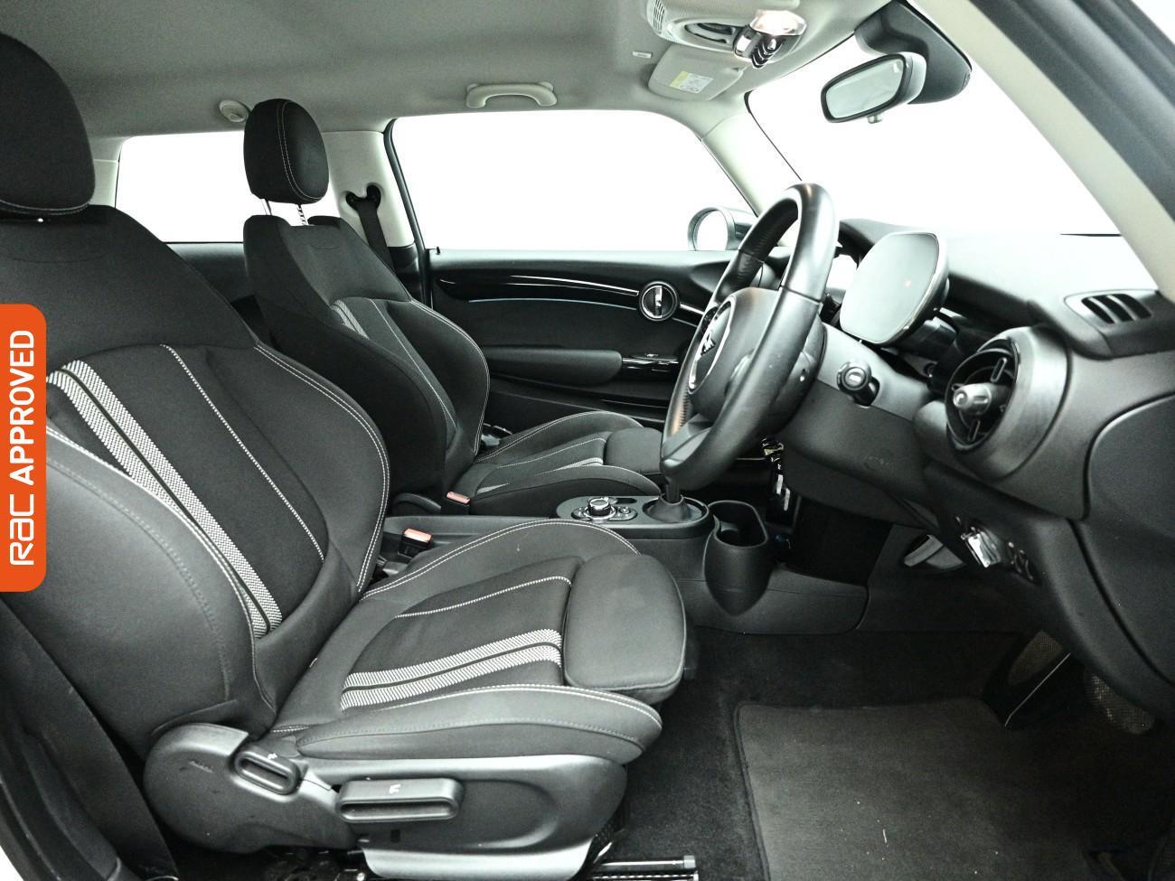 Mini Hatch view 13