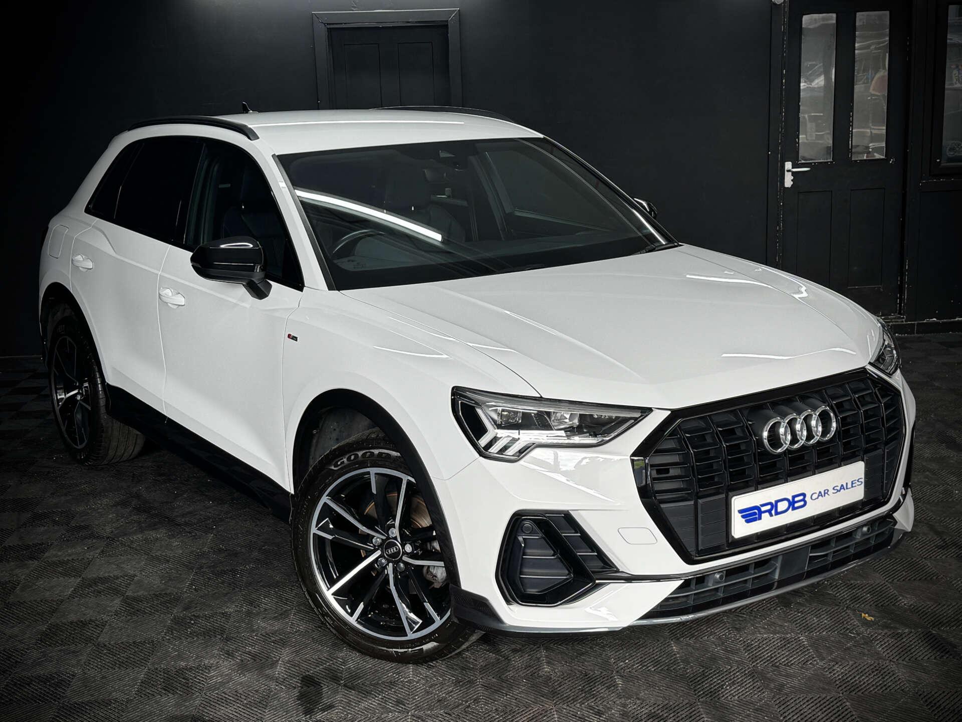 Audi Q3 view 10