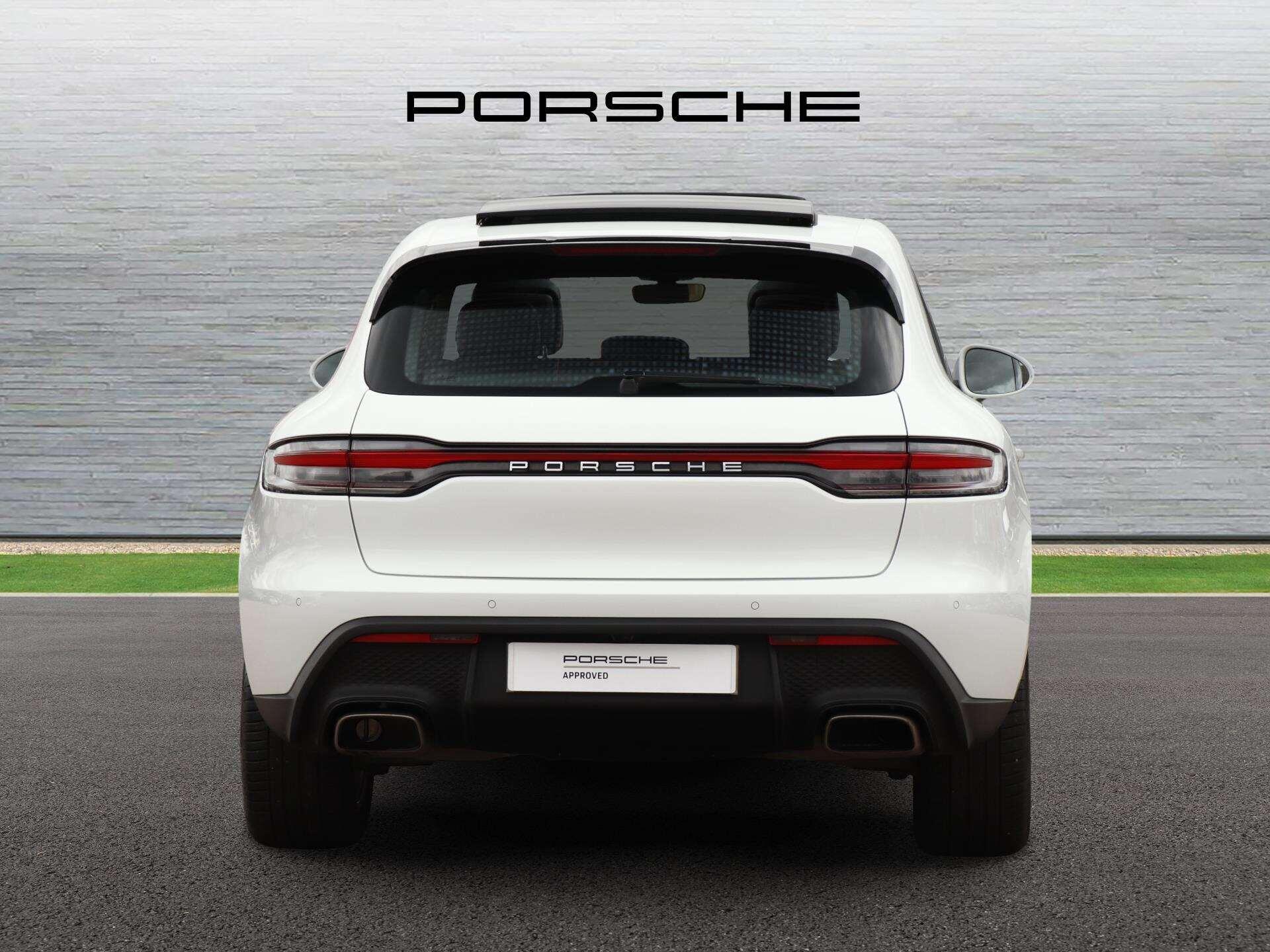 Porsche Macan view 8