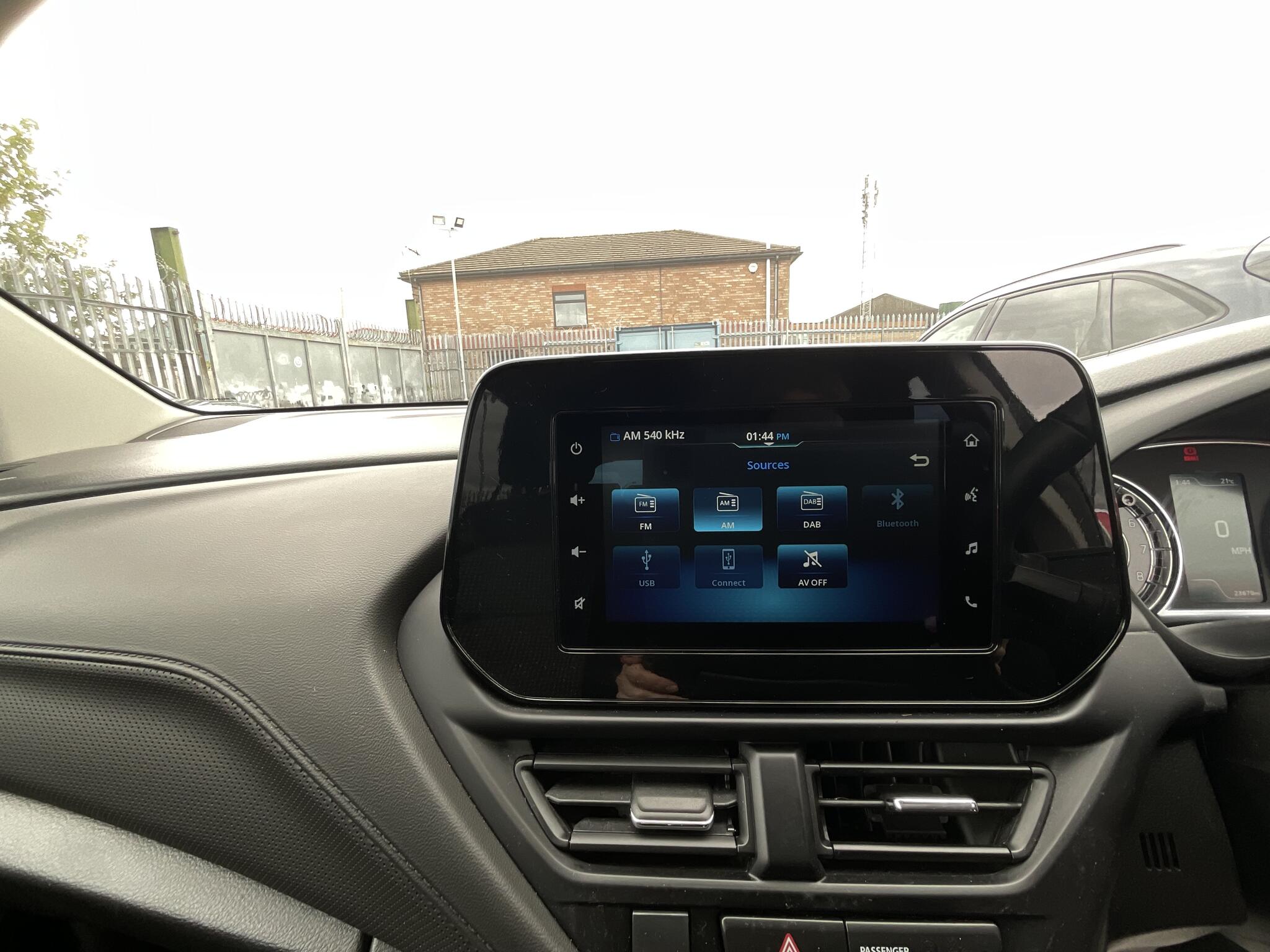 Suzuki S-Cross view 25
