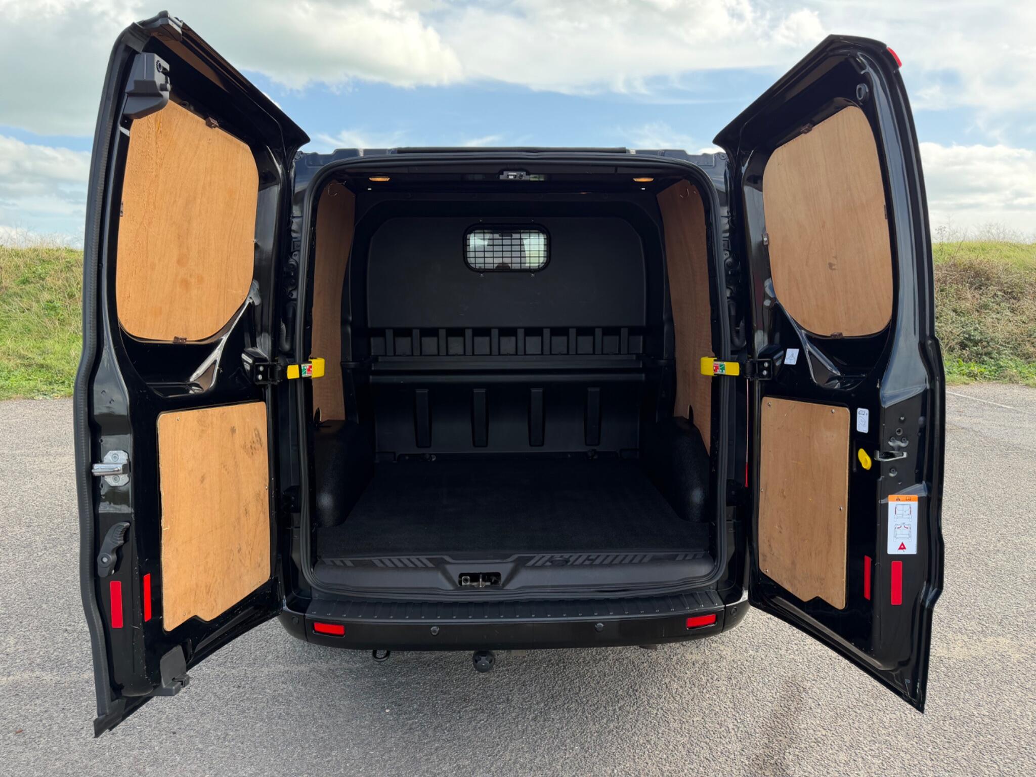 Ford Transit Custom view 48