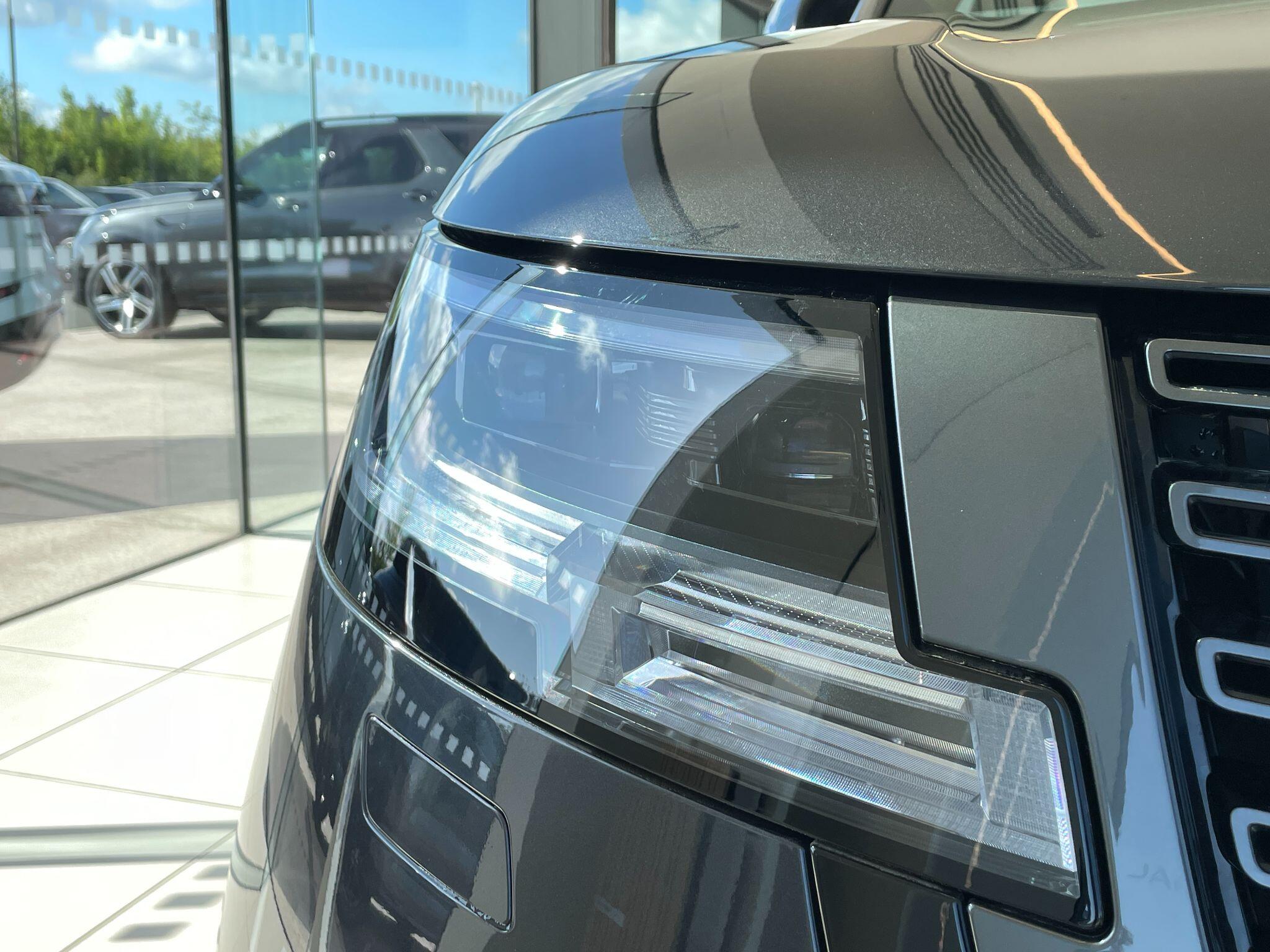 Land Rover Range Rover view 41