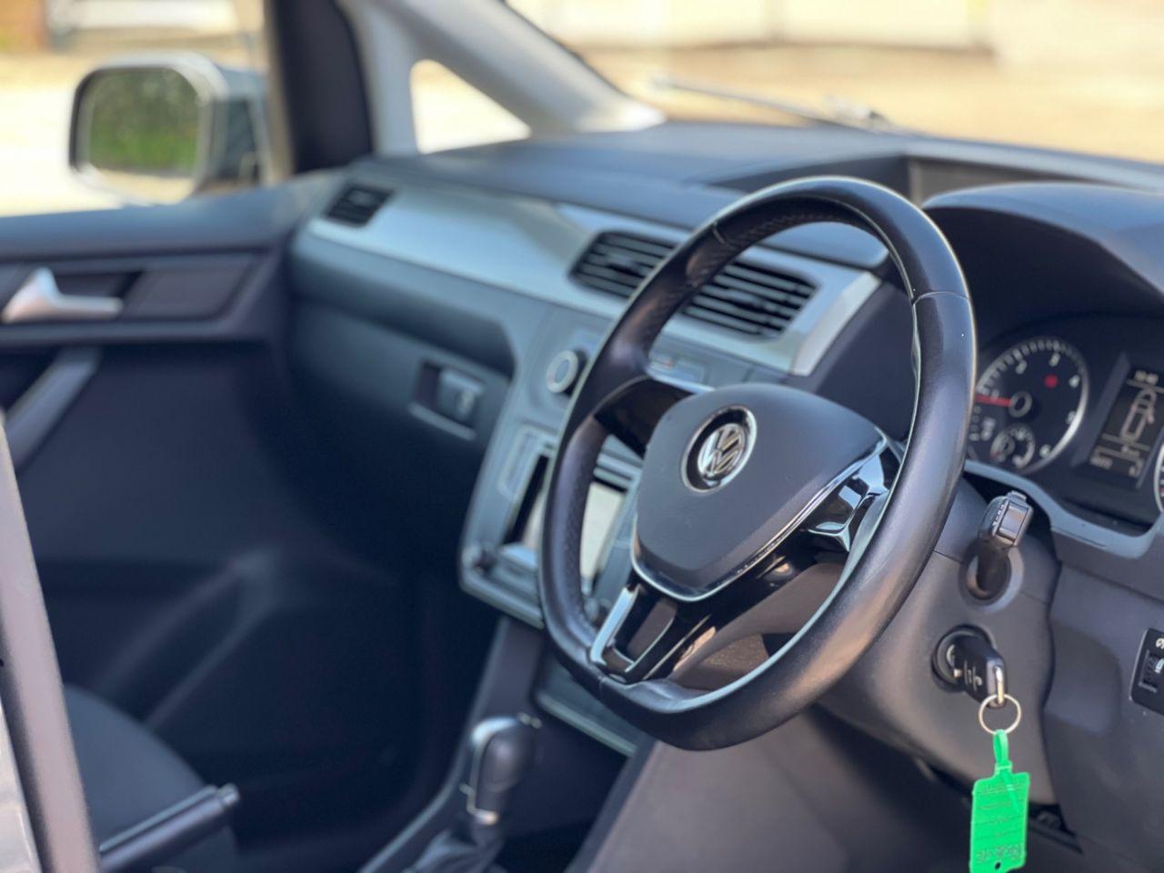 Volkswagen Caddy Maxi Life view 13