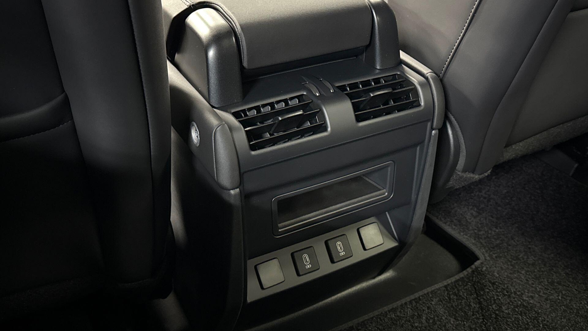 Land Rover Defender view 18