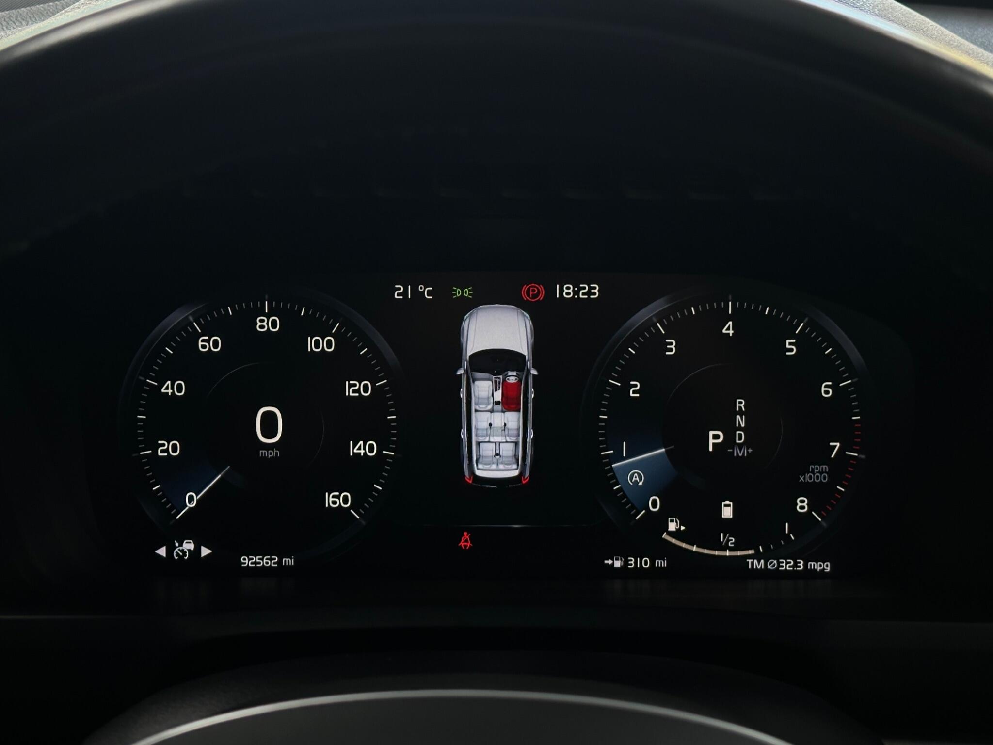 Volvo XC90 view 26