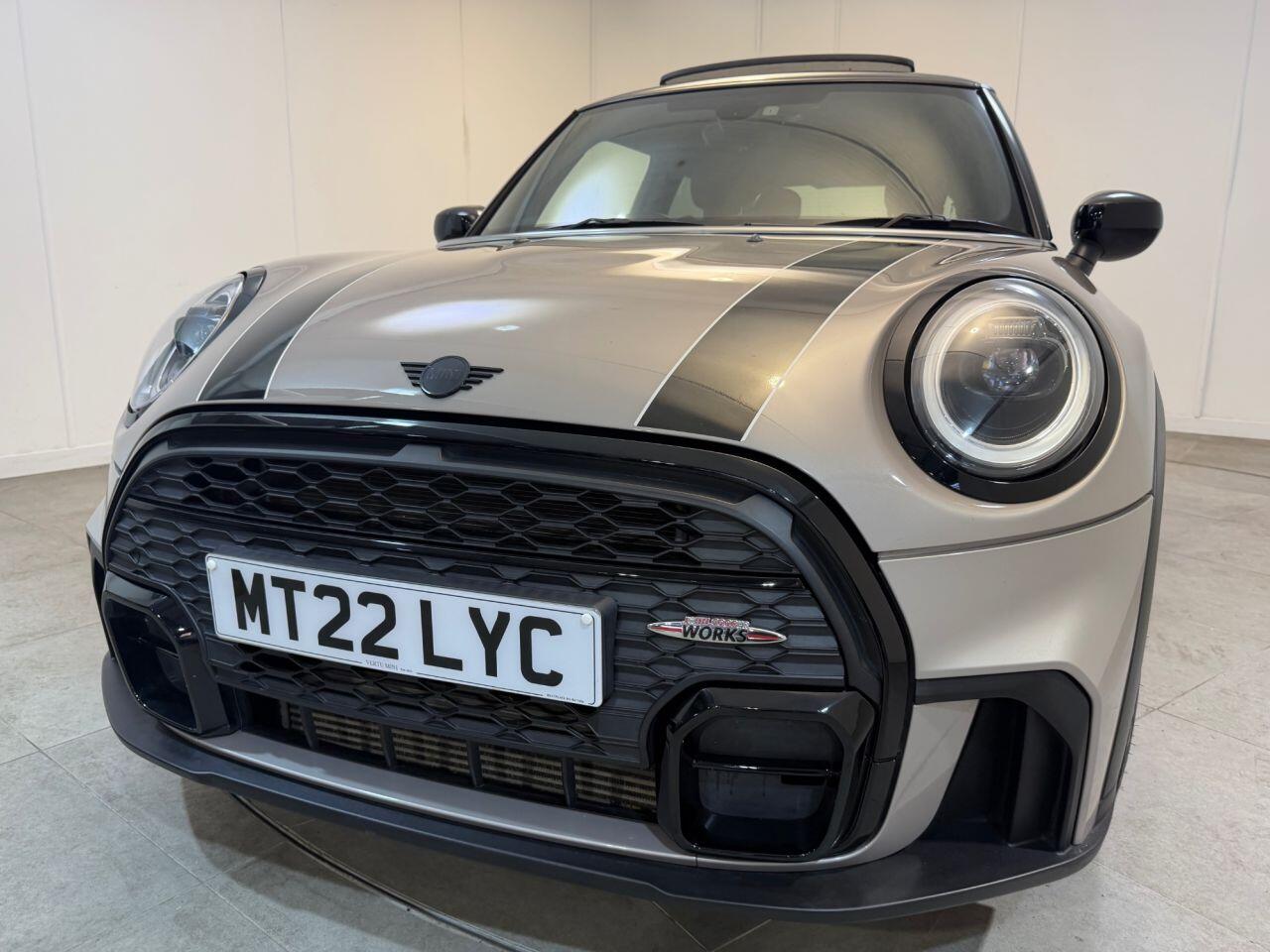 Mini Cooper view 13