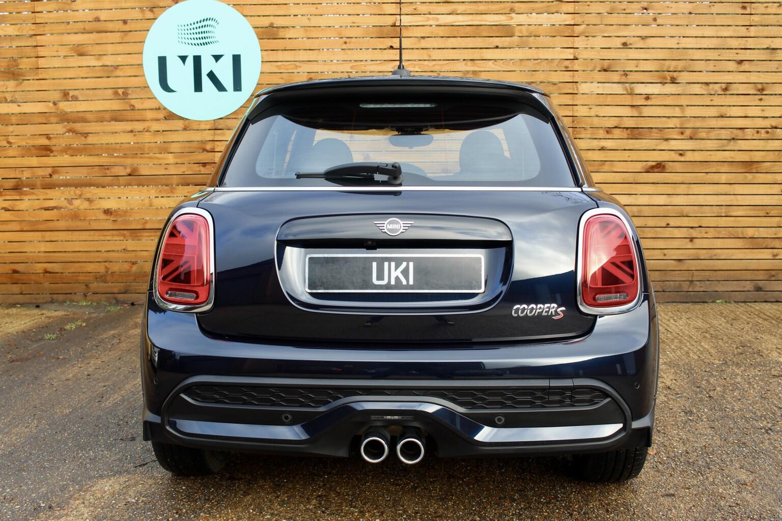 Mini Hatch view 6
